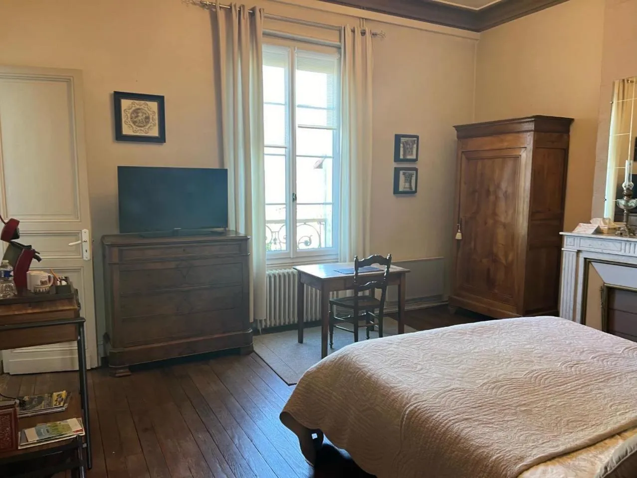 Bedroom, Bed in Les Tuileries de Chanteloup
