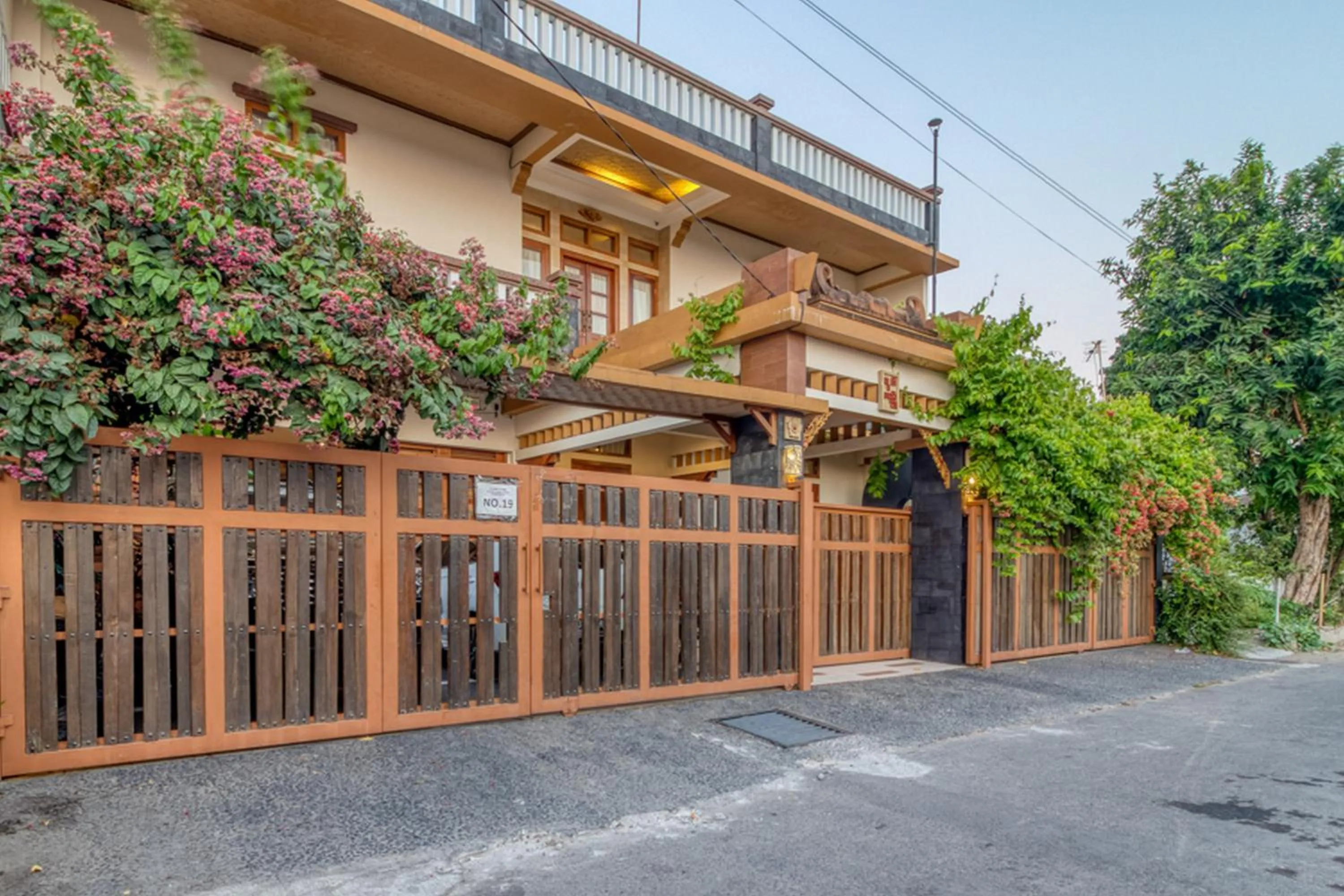 Property building in RedDoorz Plus near Lempuyangan Station 4