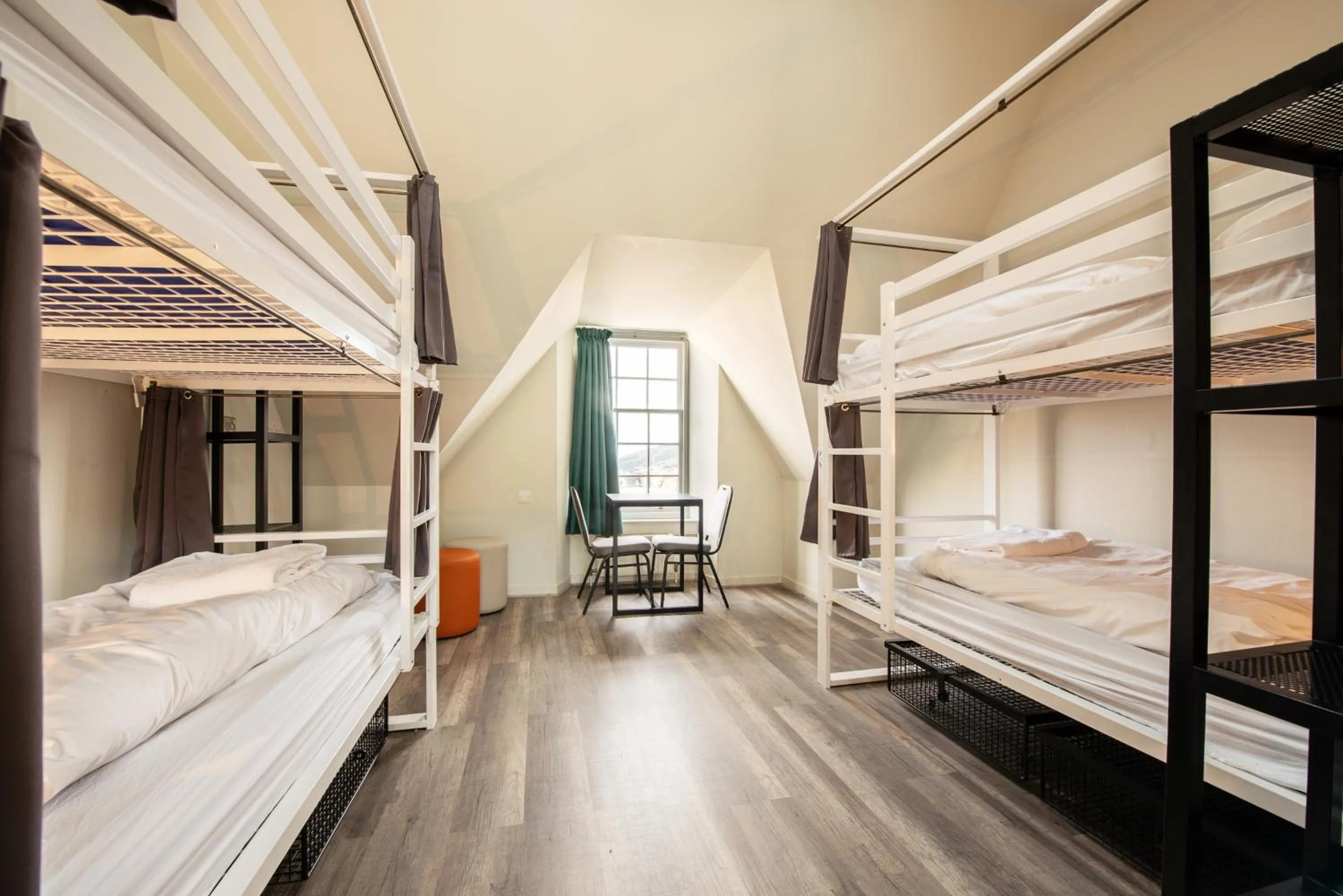 Bedroom, Bunk Bed in Smart City Hostels by Safestay, Edinburgh