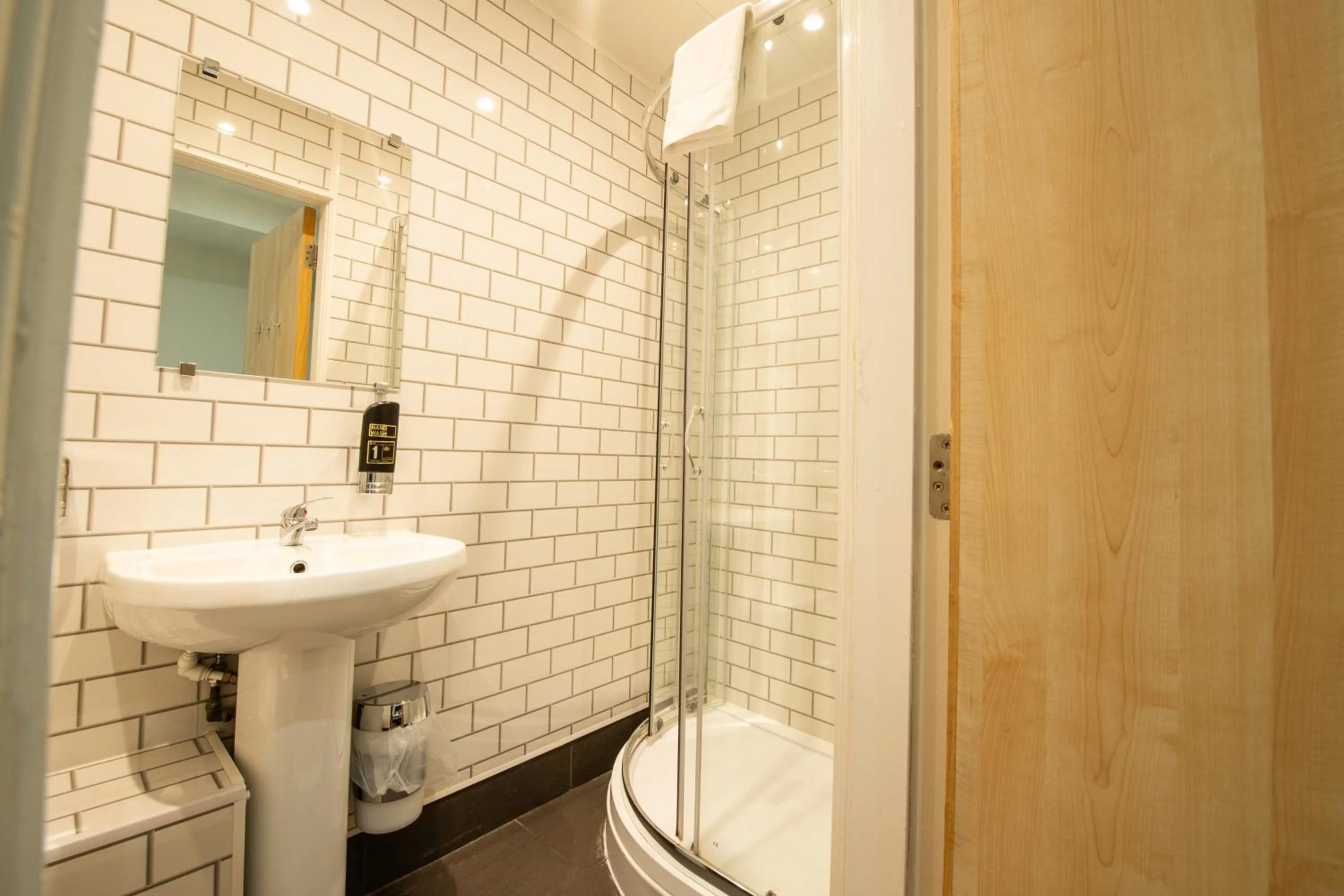 Bathroom in Smart City Hostels by Safestay, Edinburgh