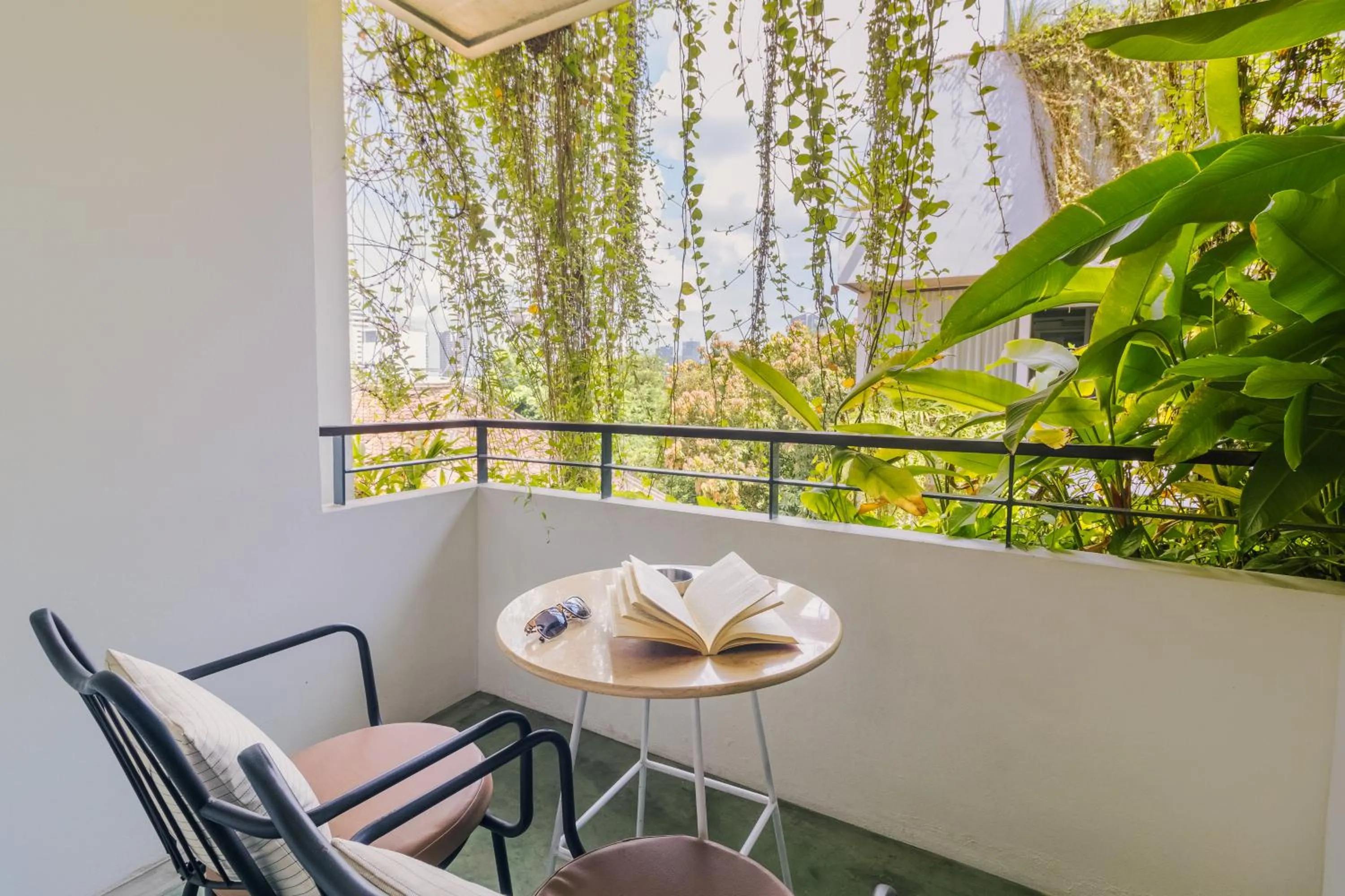 Balcony/Terrace in Penh House Hotel