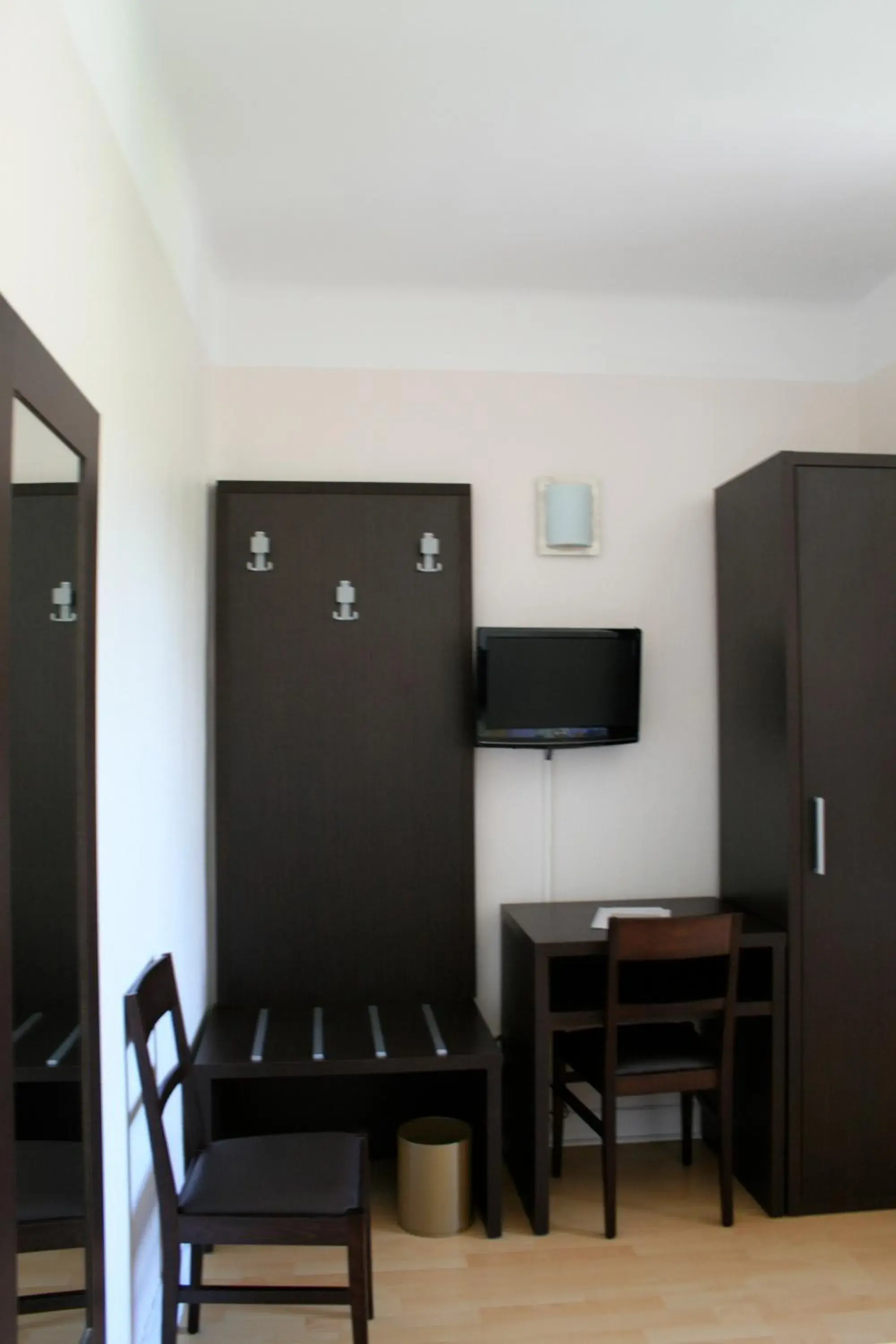 Twin Room in Logis Hôtel Le Jabron Twin Room in Logis Hôtel Le Jabron