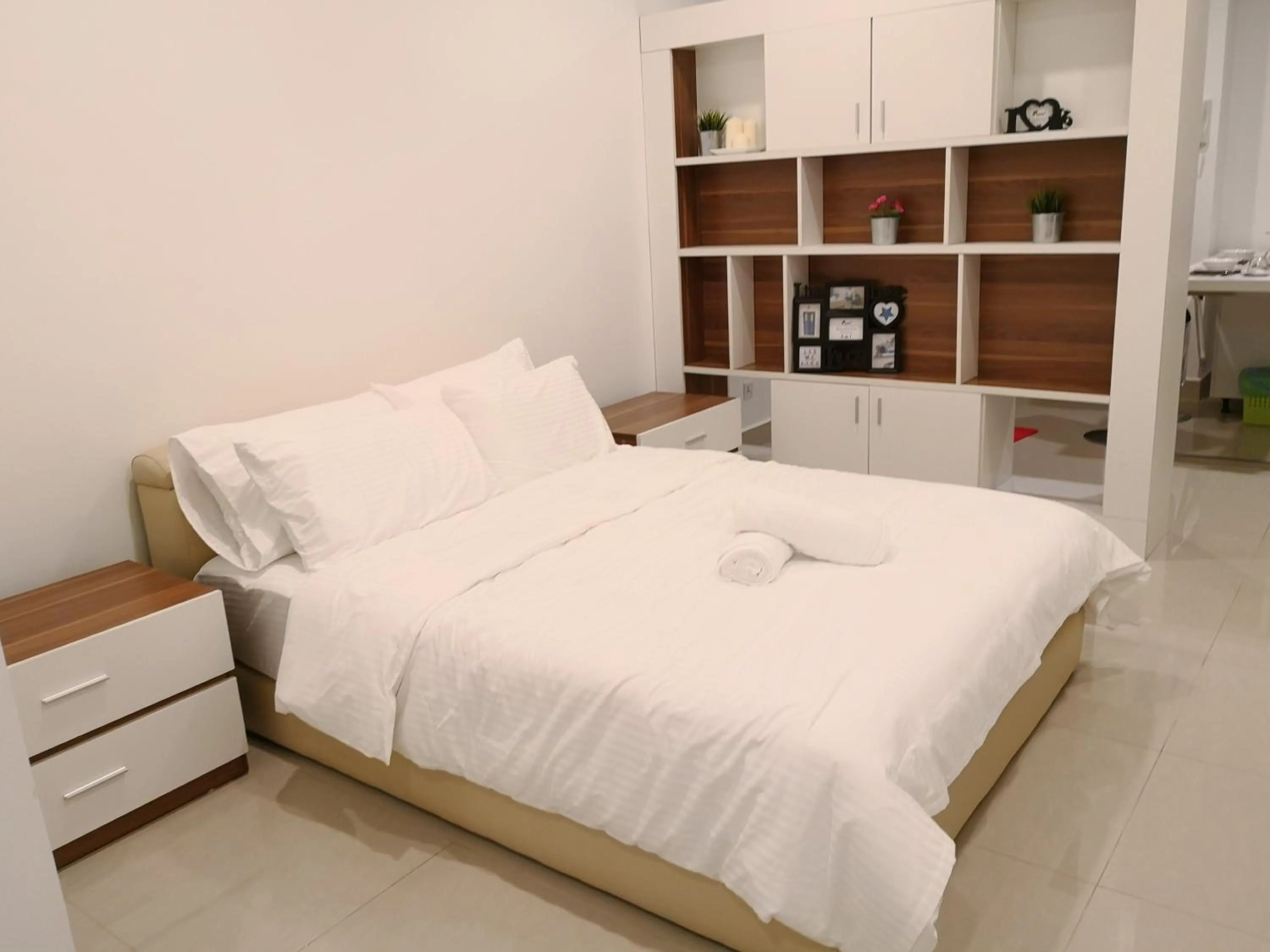 Bed in Shaftsbury Cyberjaya by IdealHub