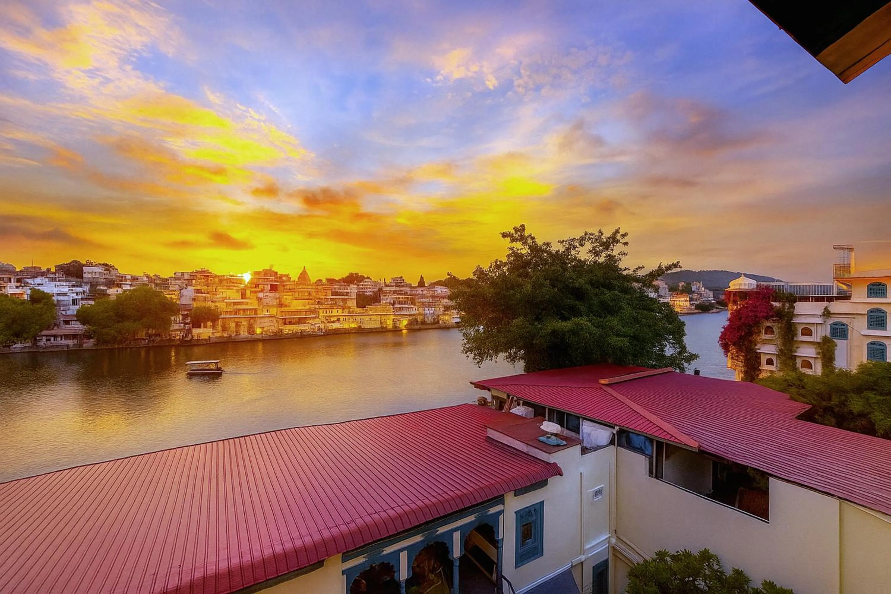 Lake view in THAMLA HAVELI - Heritage Lake View Hotel