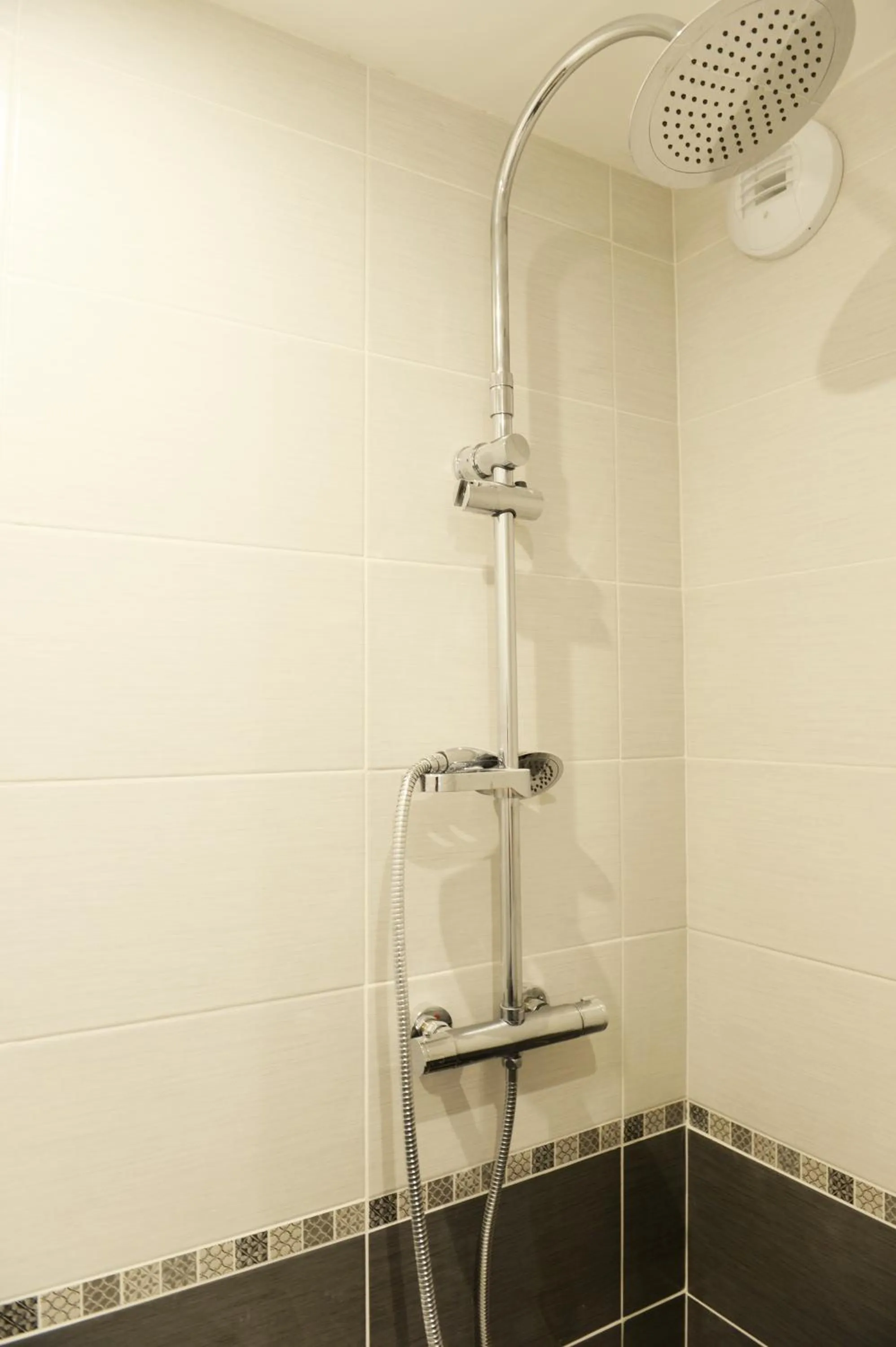 Shower in O2 Horizon