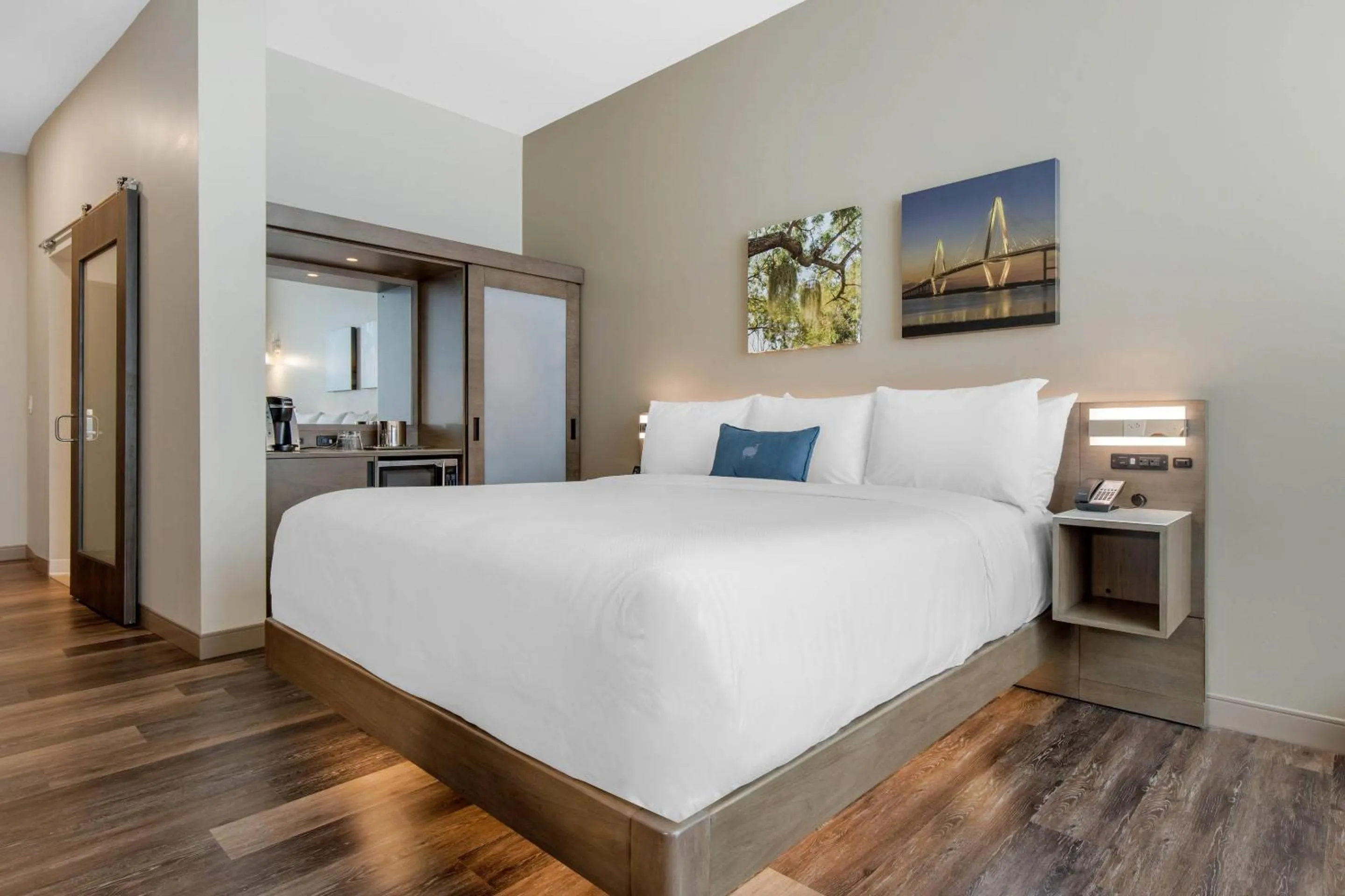 Bedroom, Bed in Cambria Hotel Mount Pleasant - Charleston