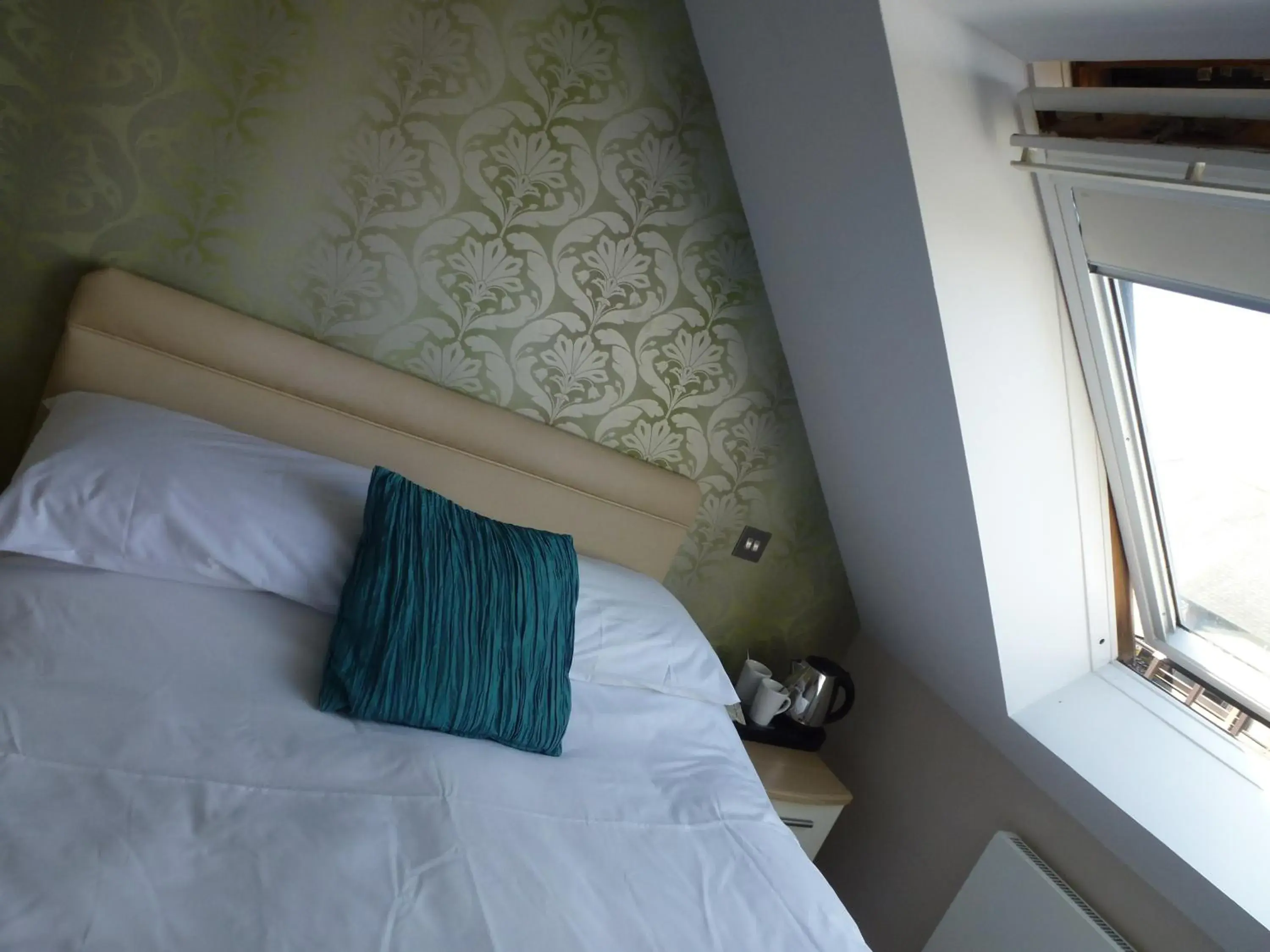 Small Double Room in Boathouse Hotel Small Double Room in Boathouse Hotel