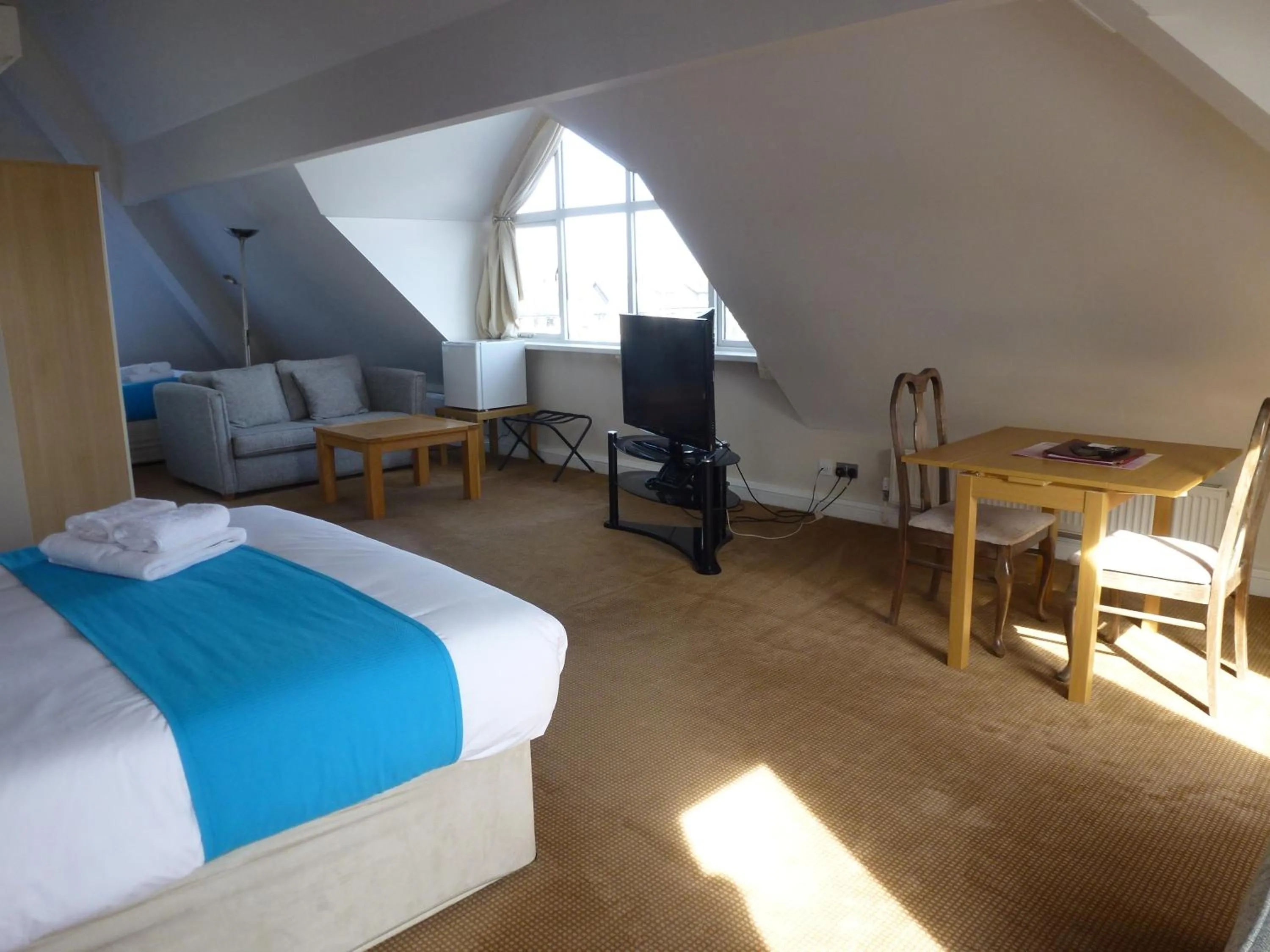 TV and multimedia, Bed in Boathouse Hotel