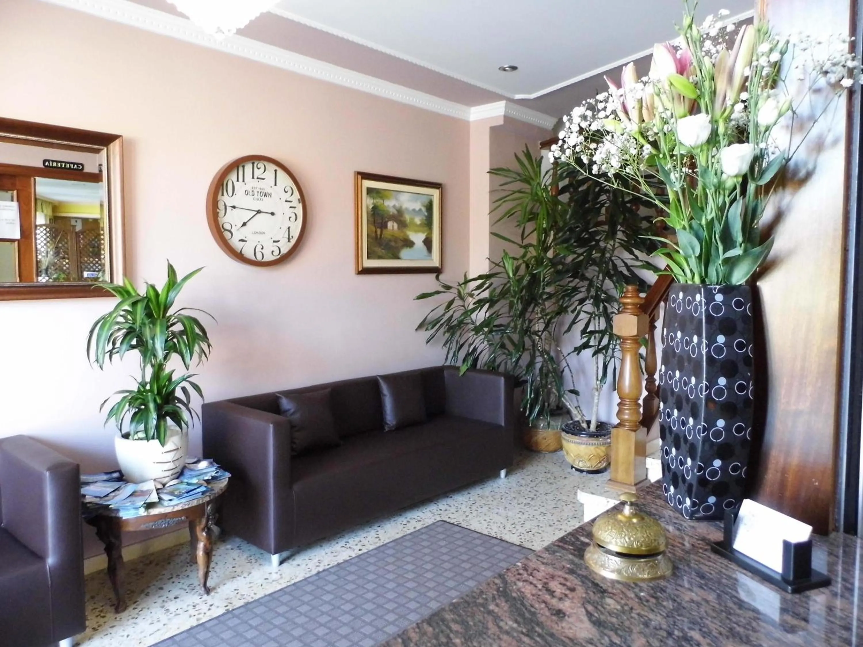 Lobby or reception in Hotel Arboleda