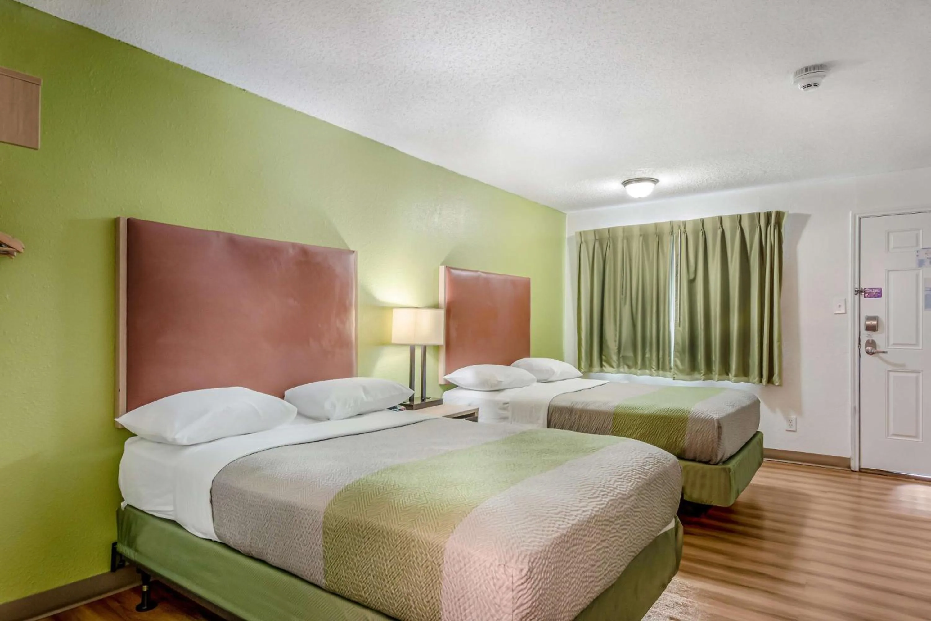 Bedroom, Bed in Studio 6-Corpus Christi, TX - North