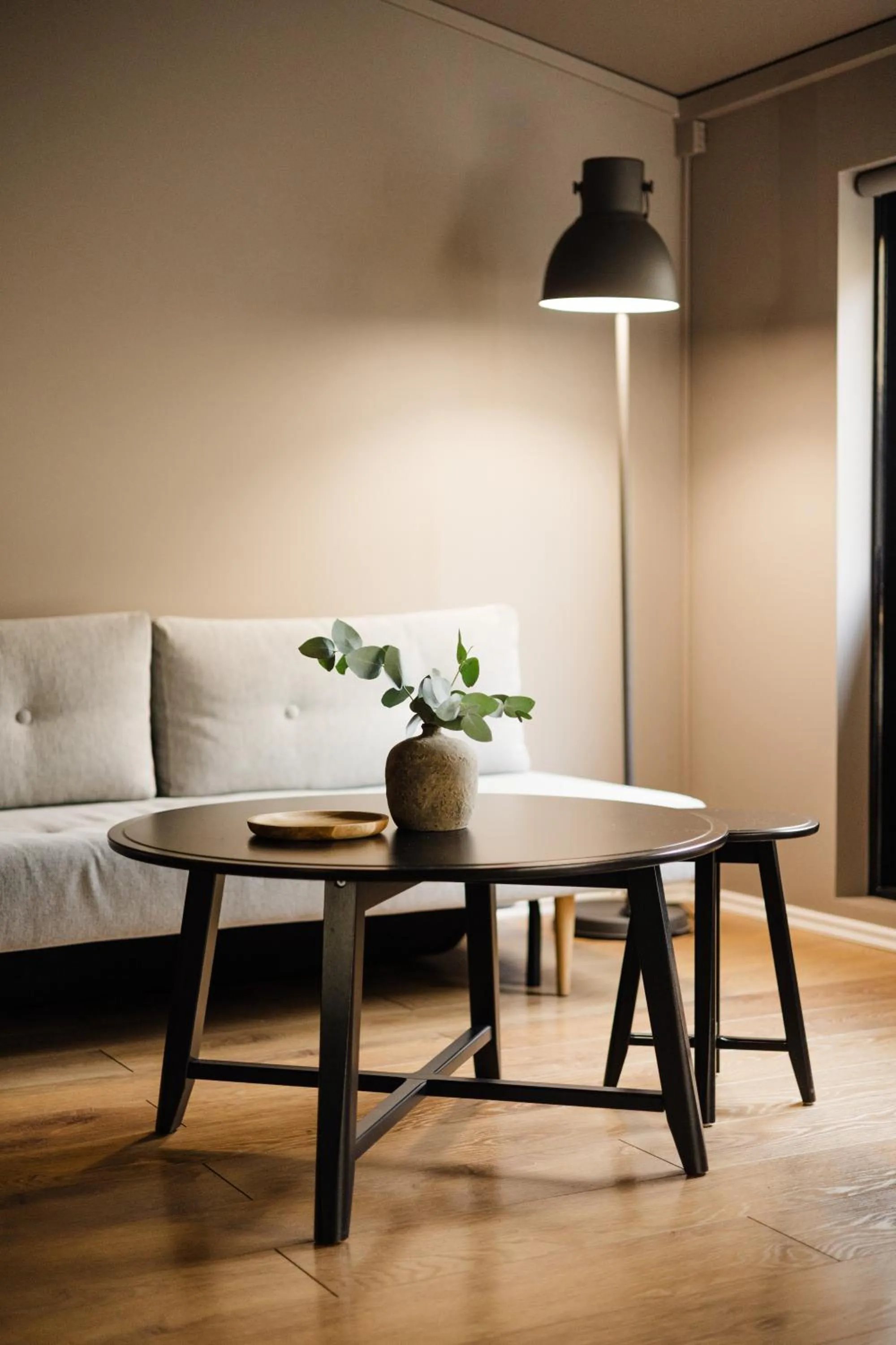 Seating area in Rey Apartments