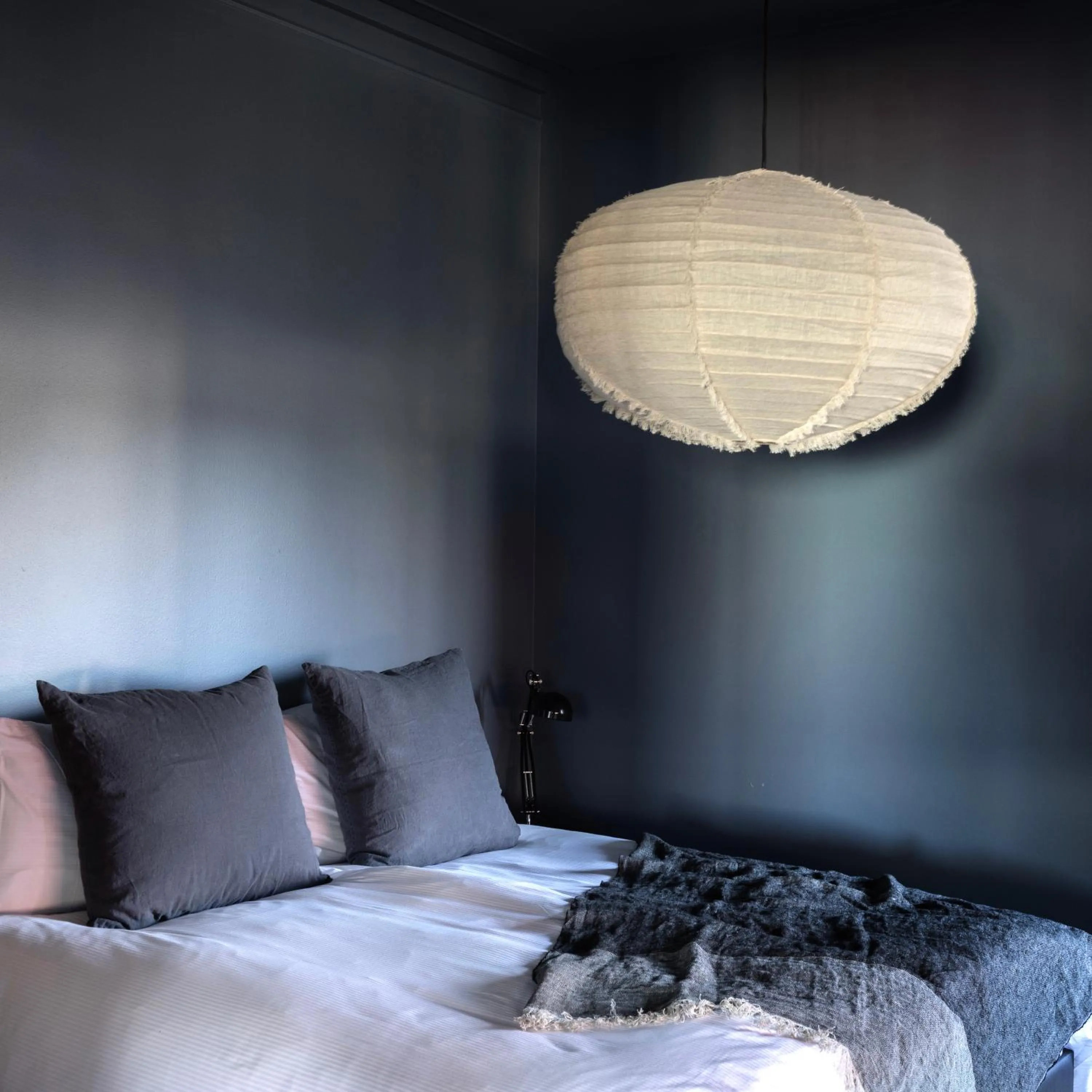 Bed in Rey Apartments