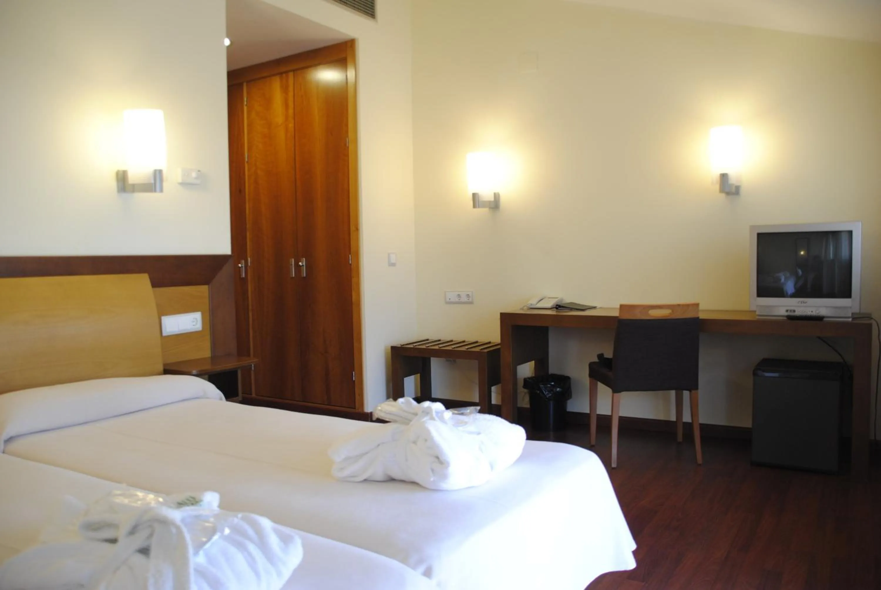 Photo of the whole room, Bed in Salugral Termal Resort