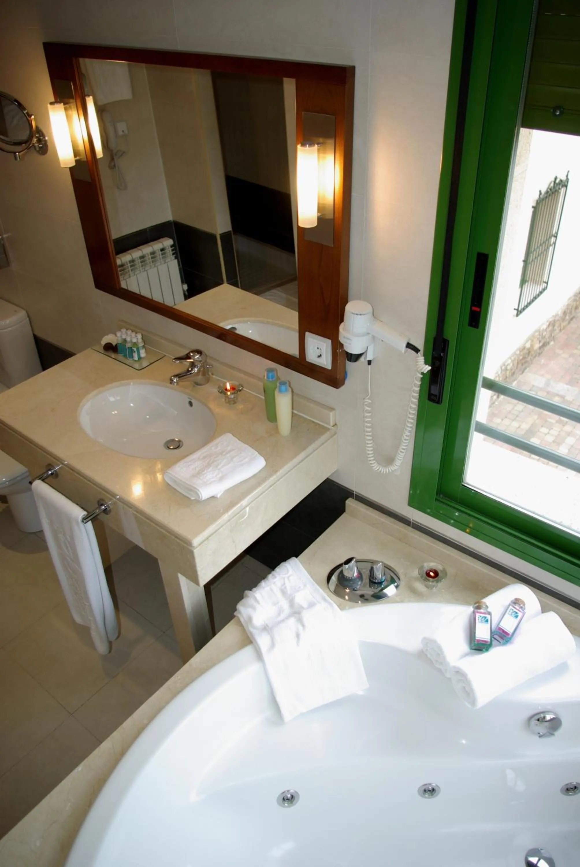 Bathroom in Salugral Termal Resort
