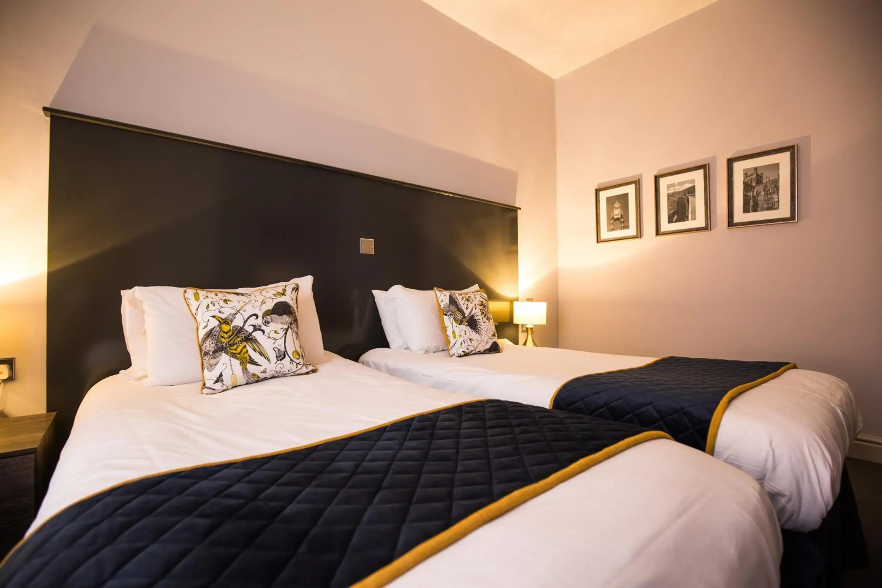 Standard Twin Room in Rossett Hall Hotel Standard Twin Room in Rossett Hall Hotel