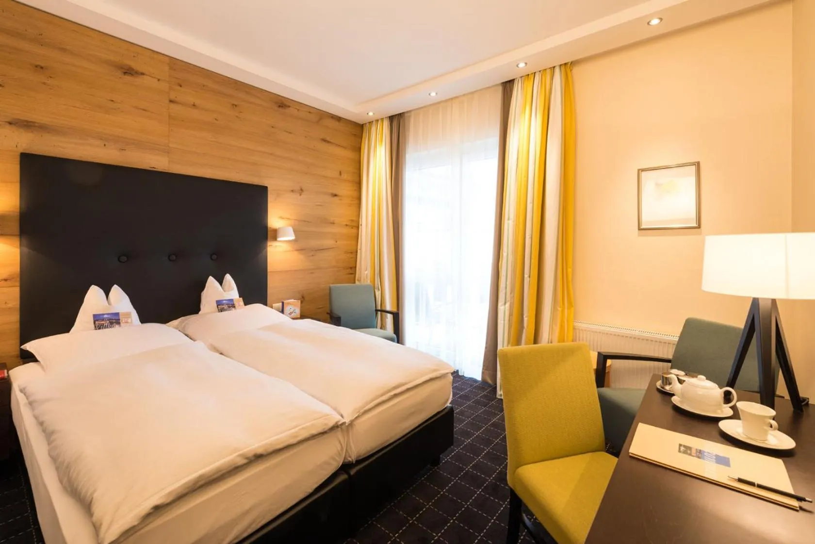 Photo of the whole room, Bed in Hotel Heinz