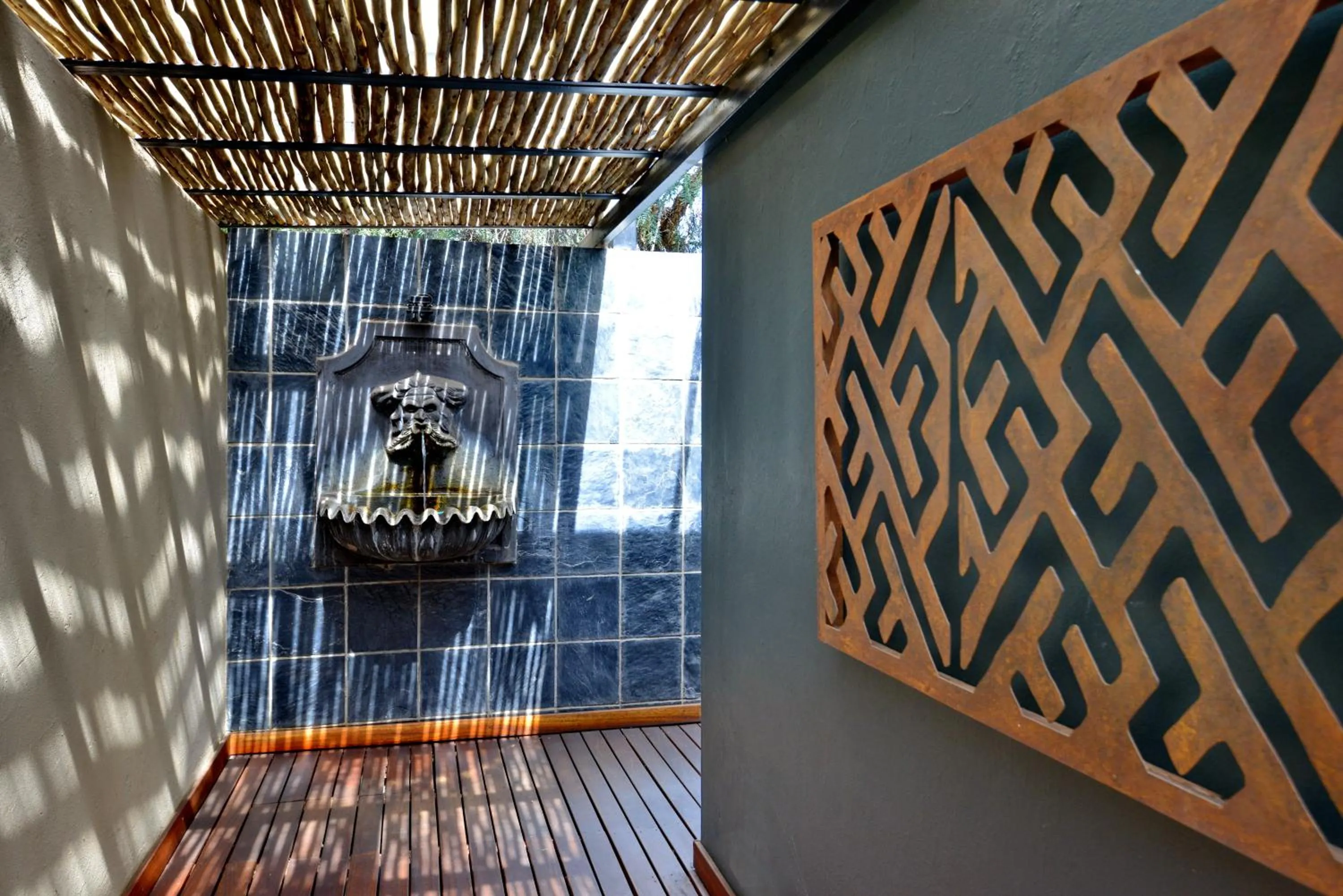 Facade/entrance in The Residence