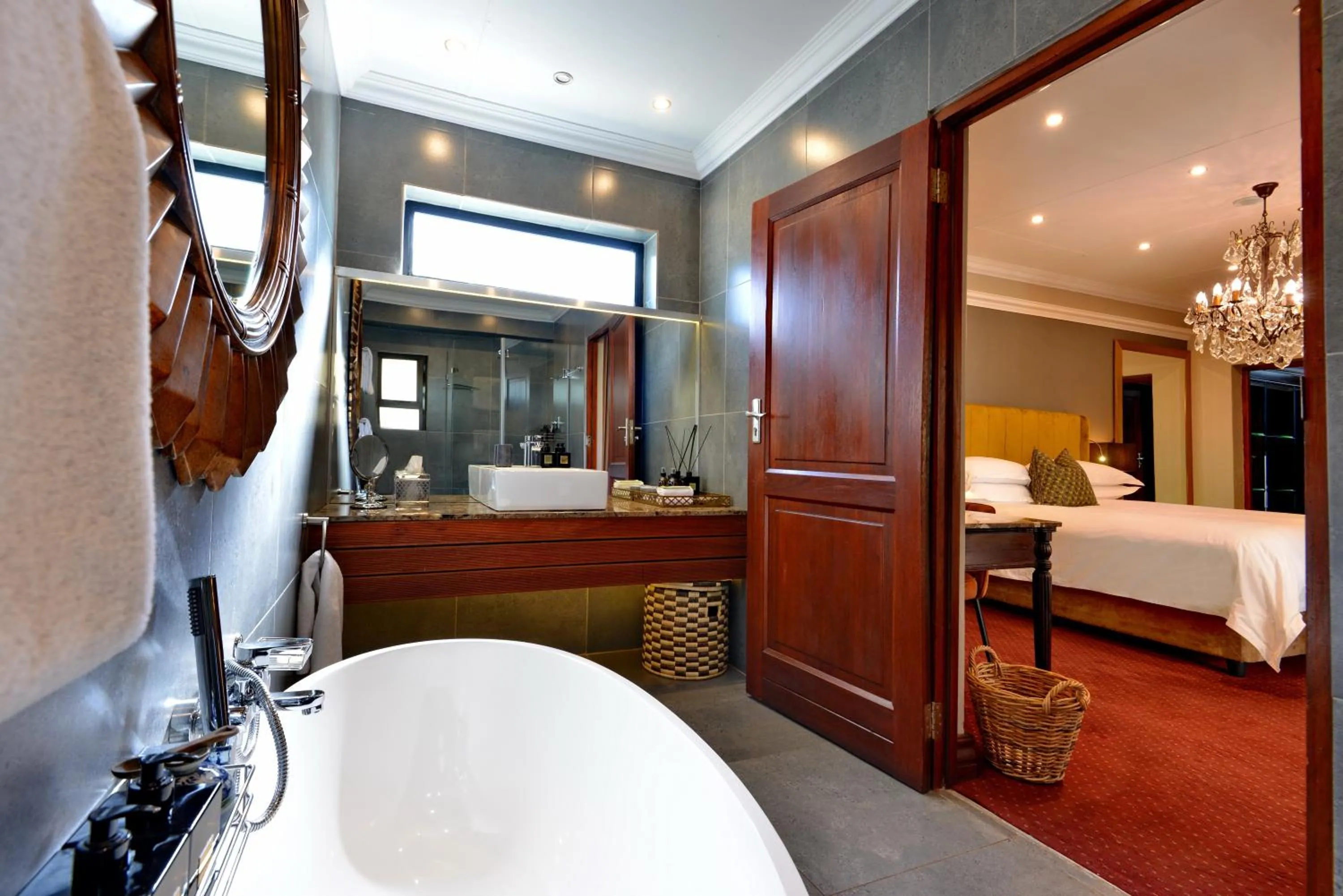 Bathroom, Bed in The Residence