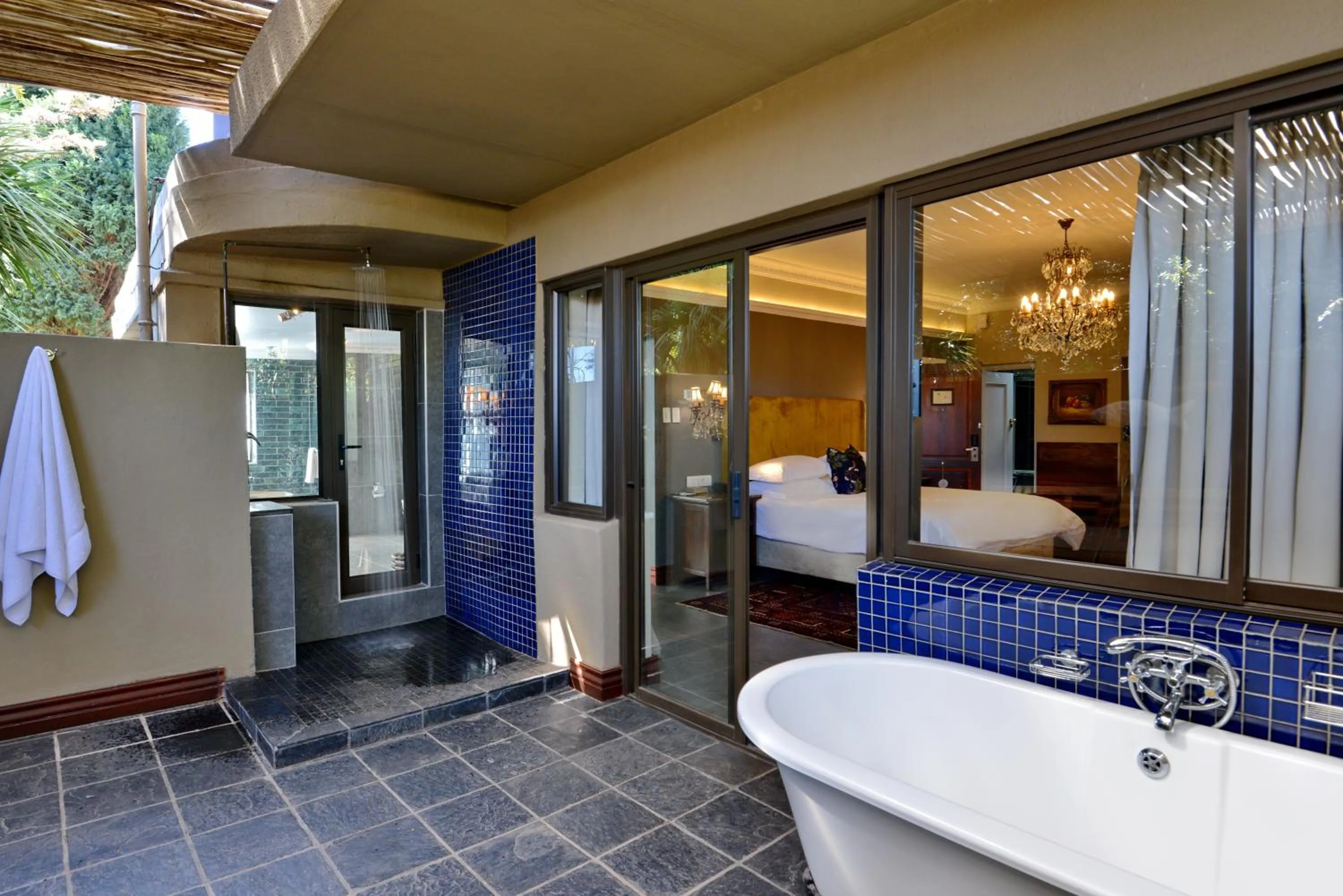 Shower, Bed in The Residence