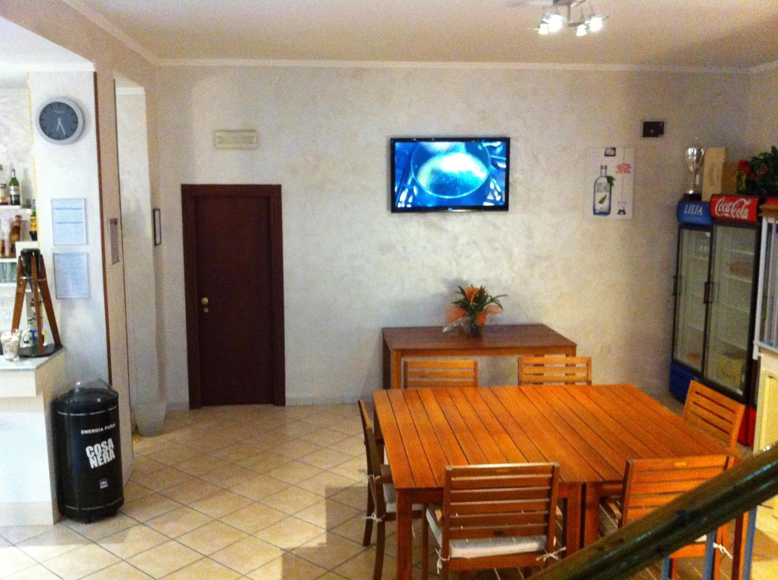 Communal lounge/ TV room in Hotel Viking