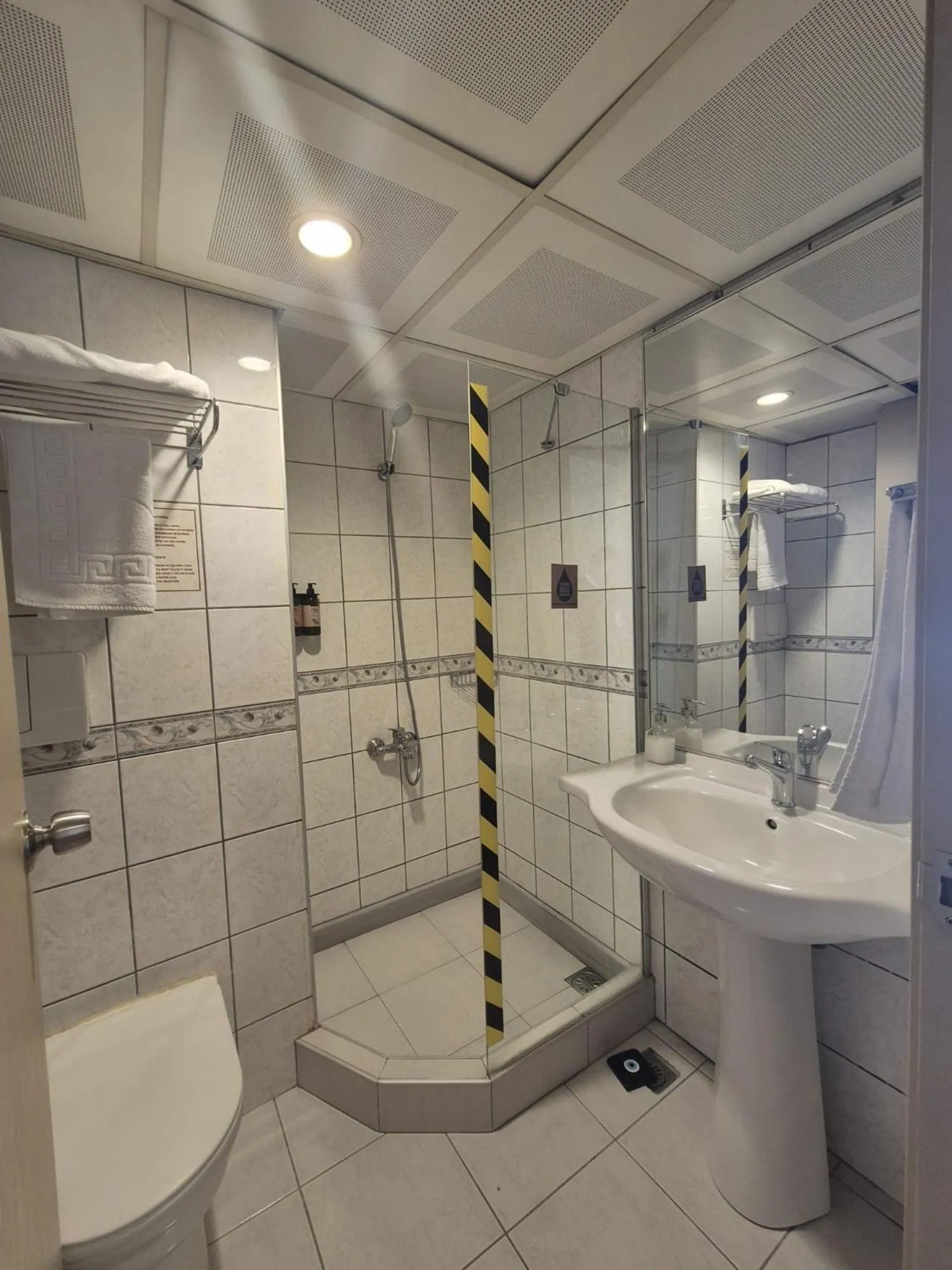 Shower in Haydarpasa Hotel