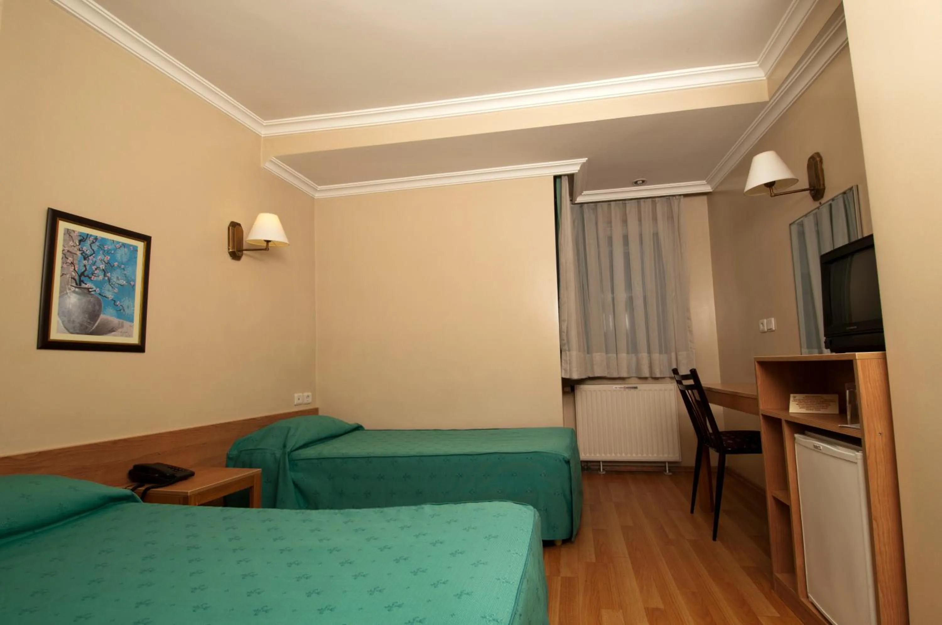 Photo of the whole room, Bed in Haydarpasa Hotel