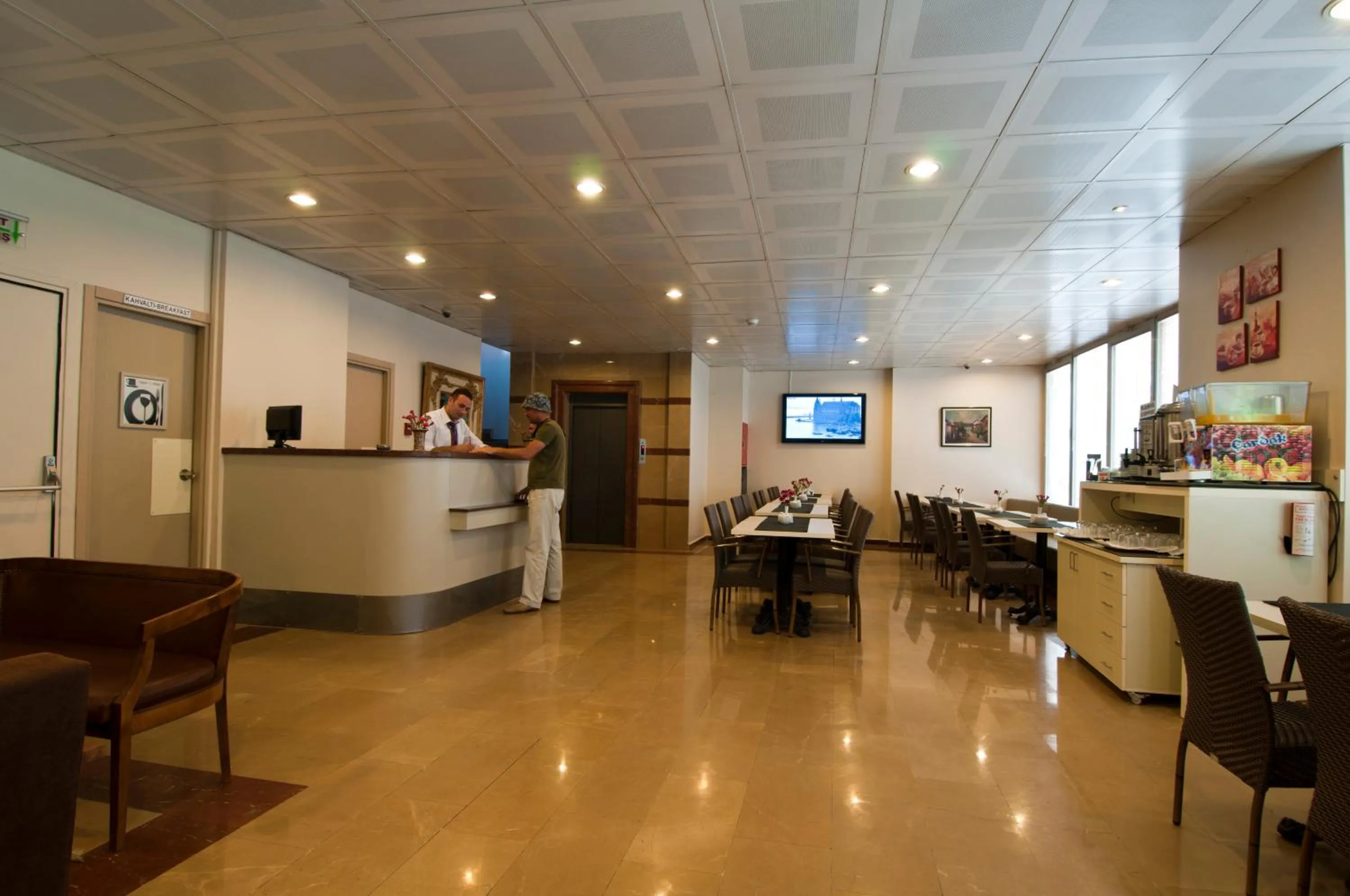 Lobby or reception in Haydarpasa Hotel