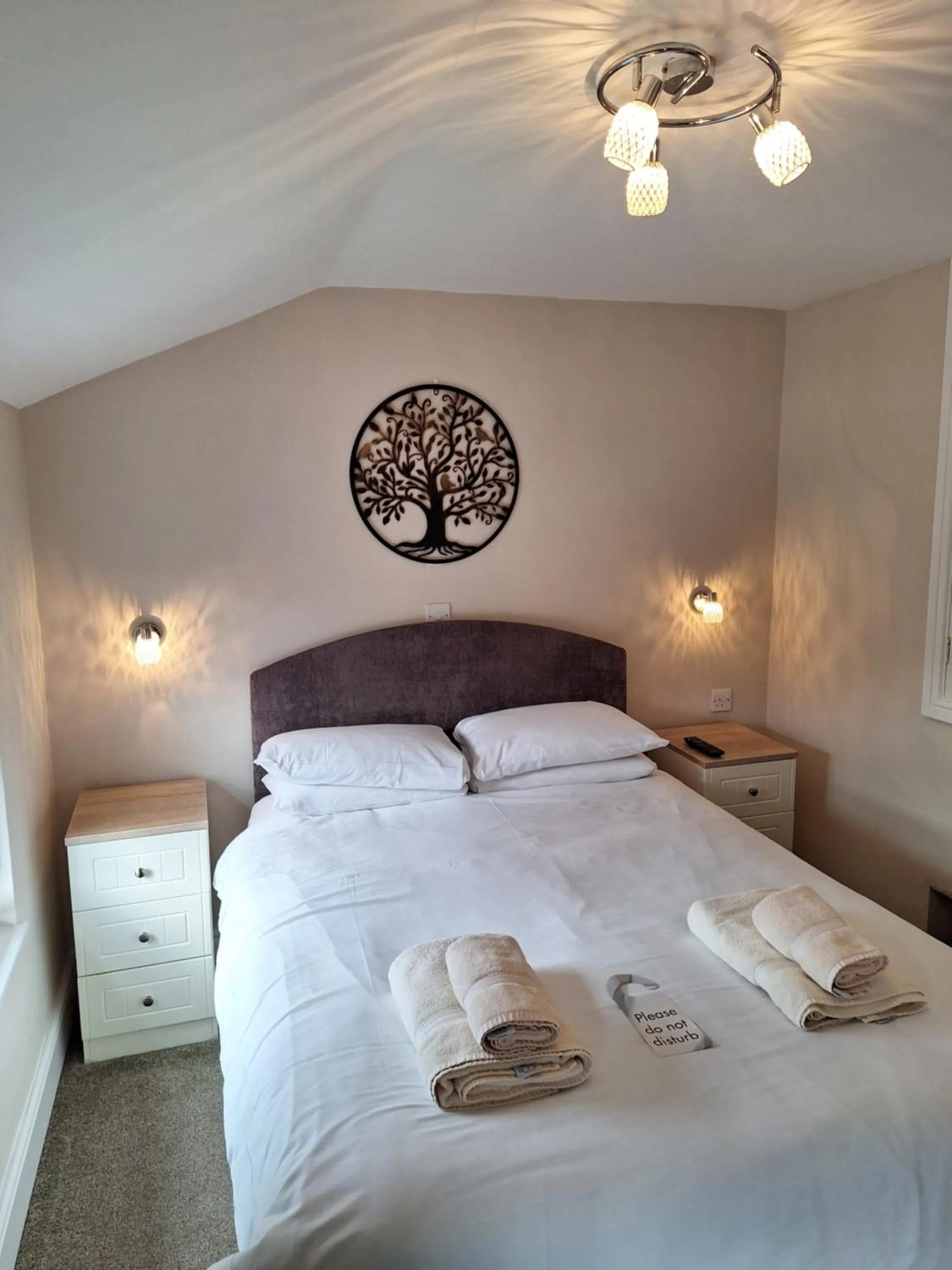 Bed in Ferndale Lodge