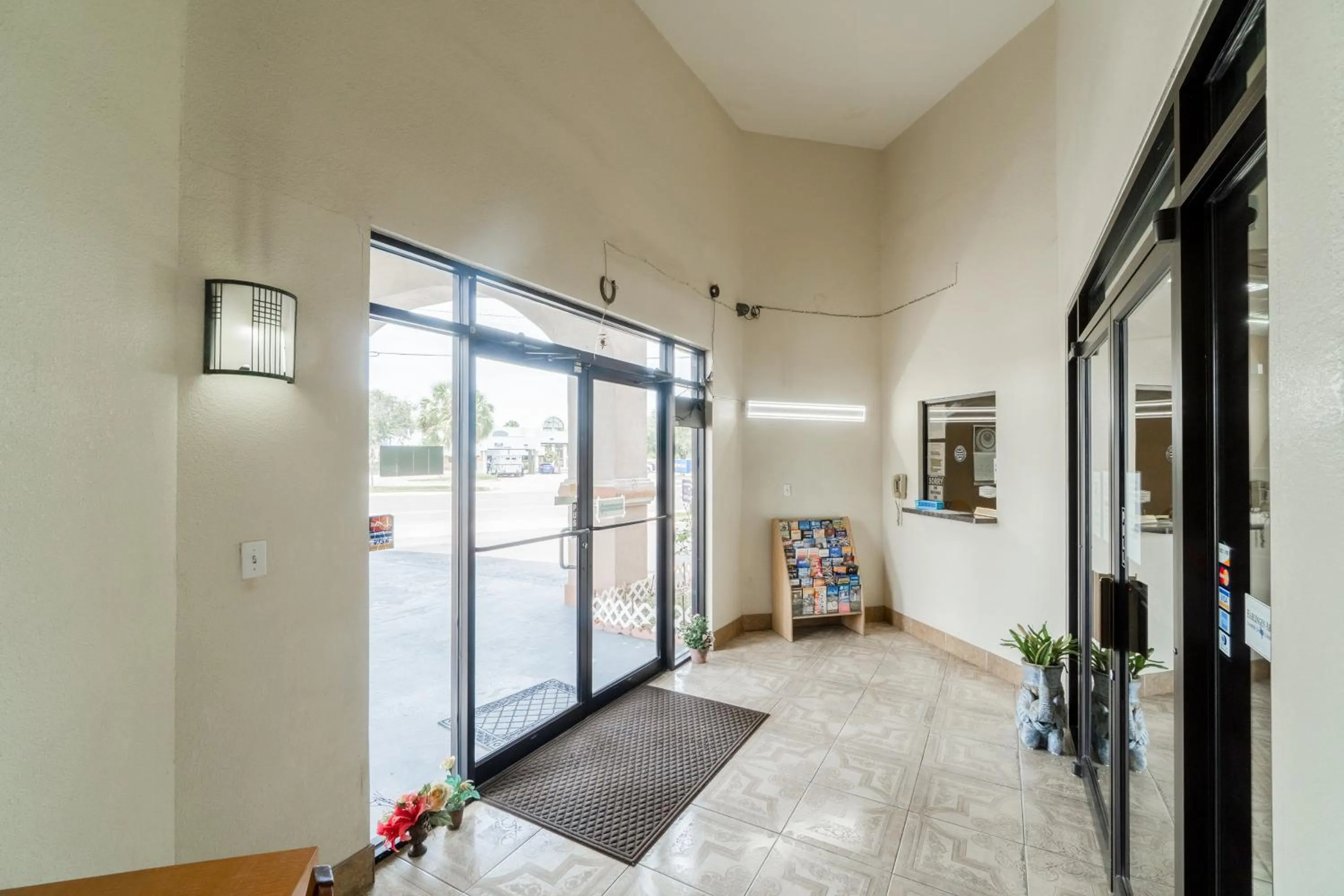 Lobby or reception in Lone Star Inn & Suites by OYO Harlingen TX