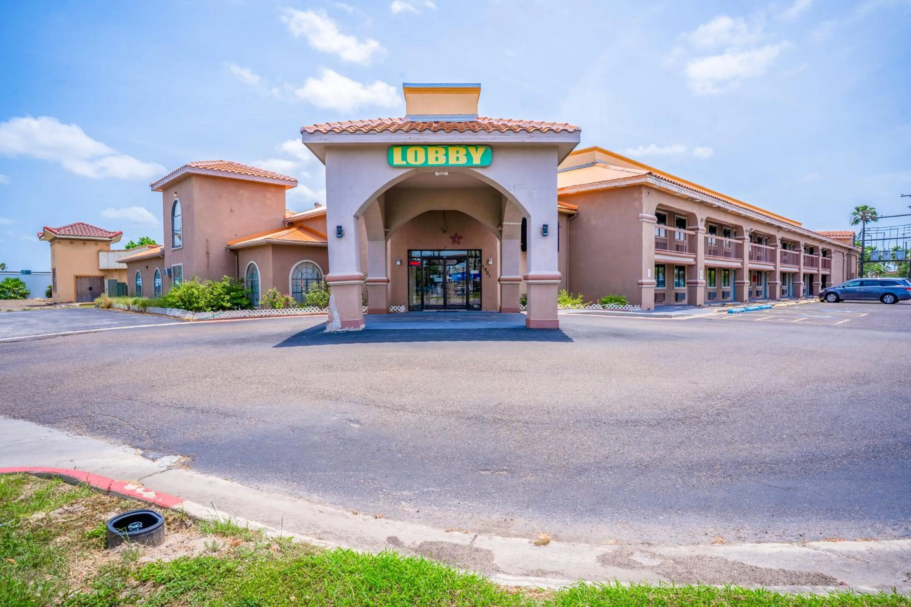 Lobby or reception in Lone Star Inn & Suites by OYO Harlingen TX