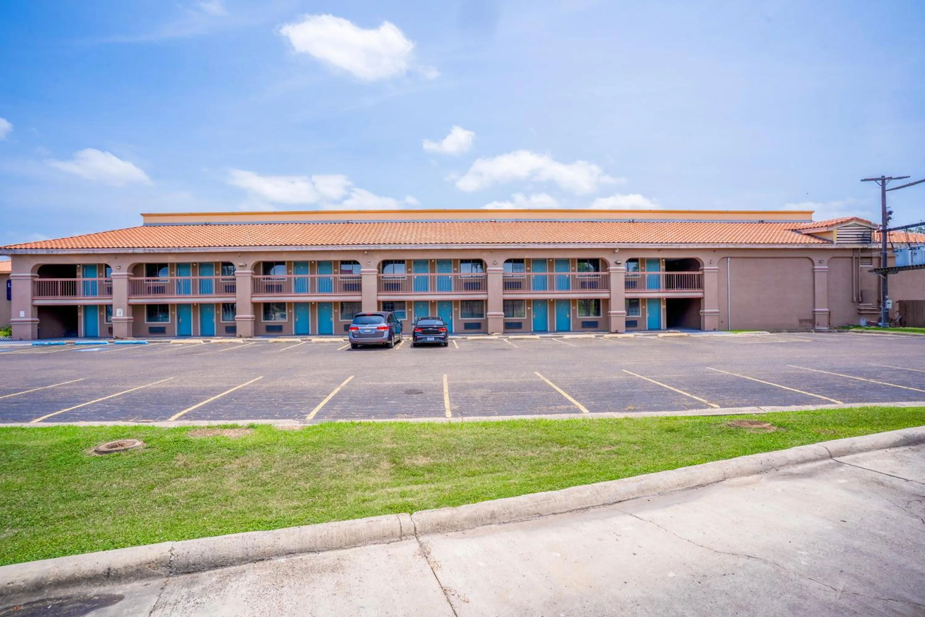 Parking in Lone Star Inn & Suites by OYO Harlingen TX