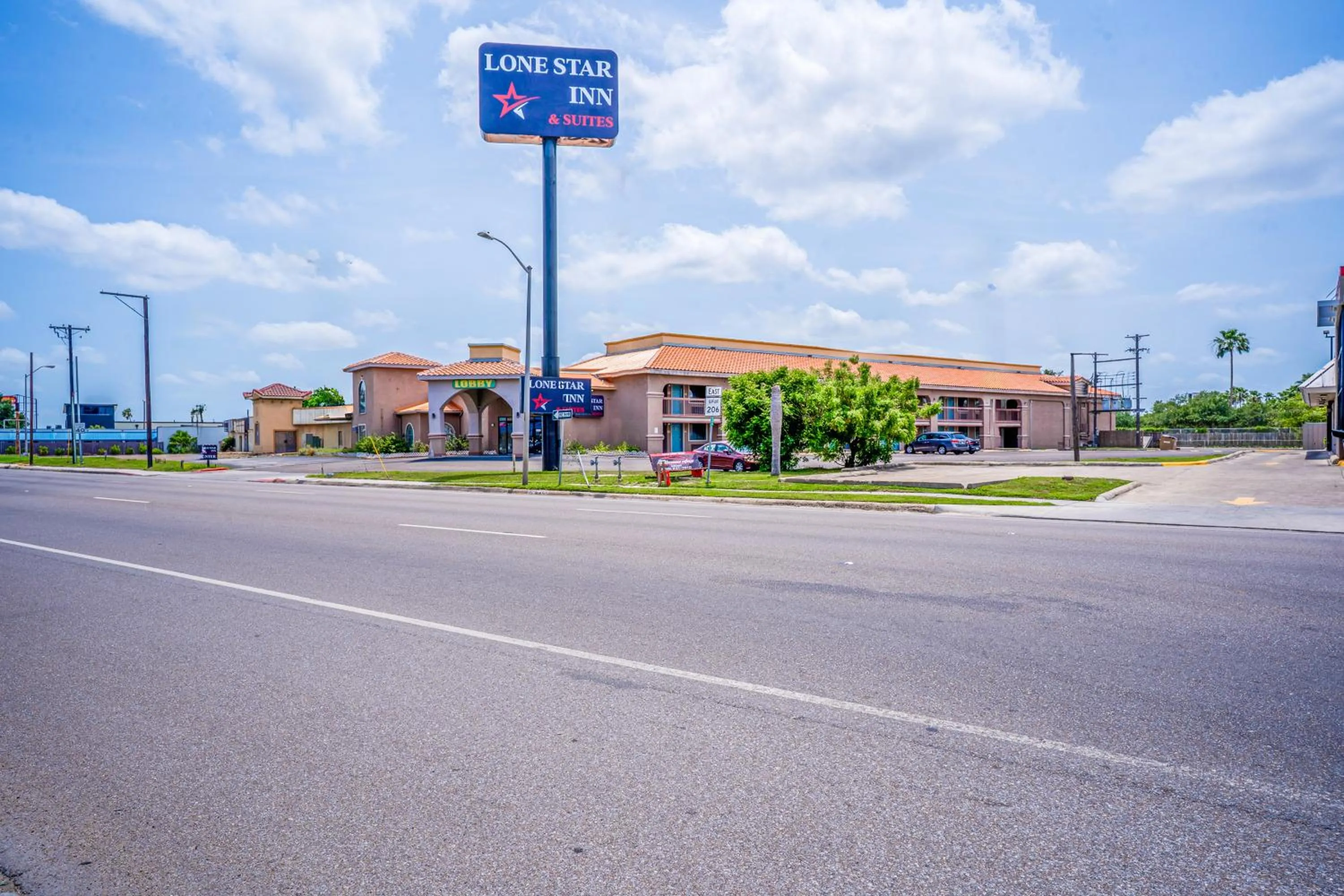 Facade/entrance in Lone Star Inn & Suites by OYO Harlingen TX