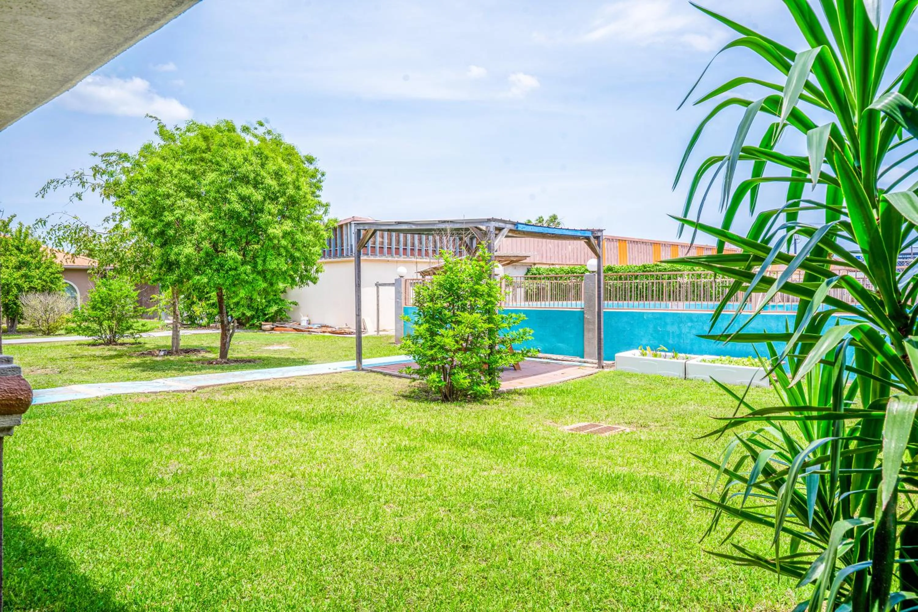 Area and facilities in Lone Star Inn & Suites by OYO Harlingen TX