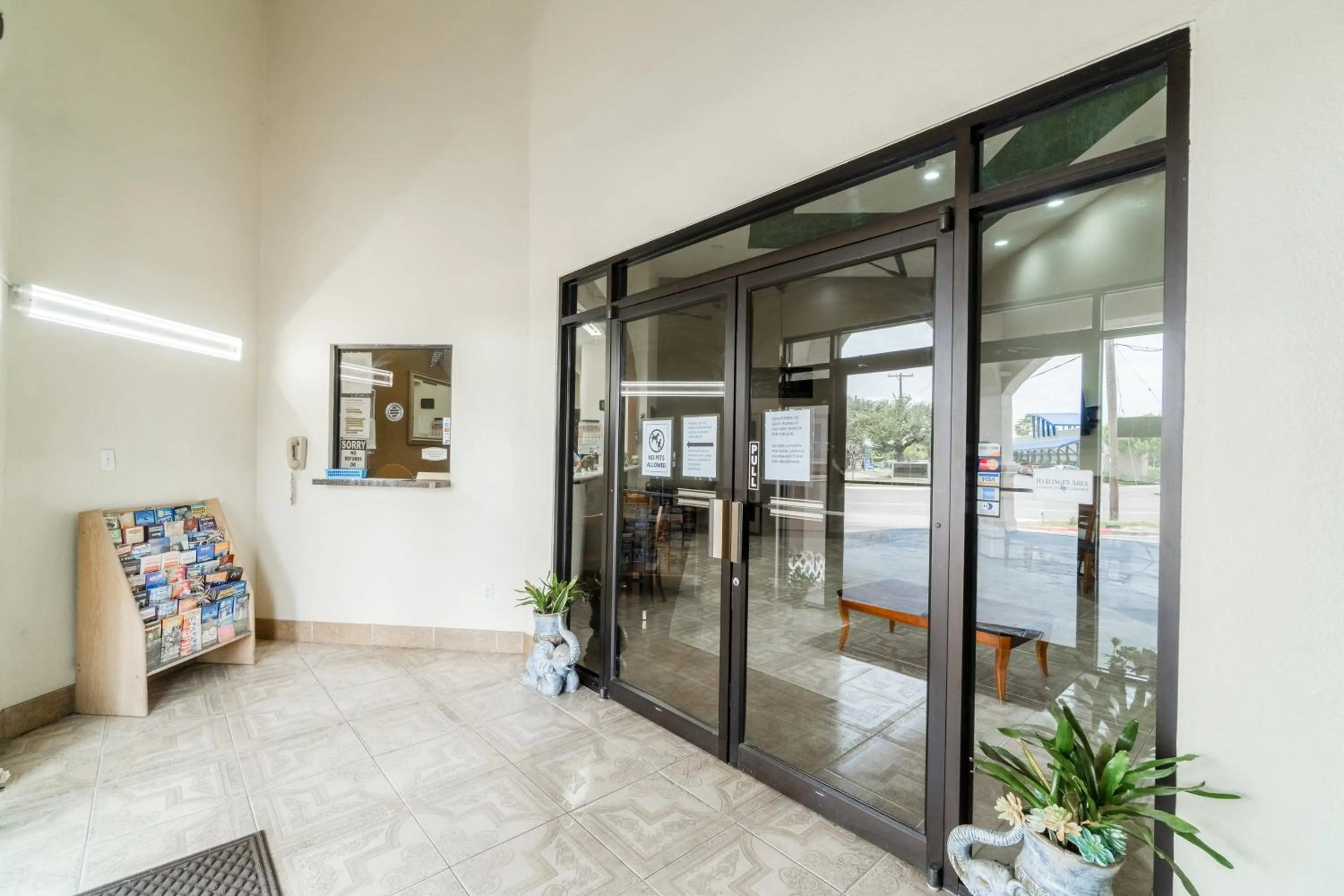 Lobby or reception in Lone Star Inn & Suites by OYO Harlingen TX