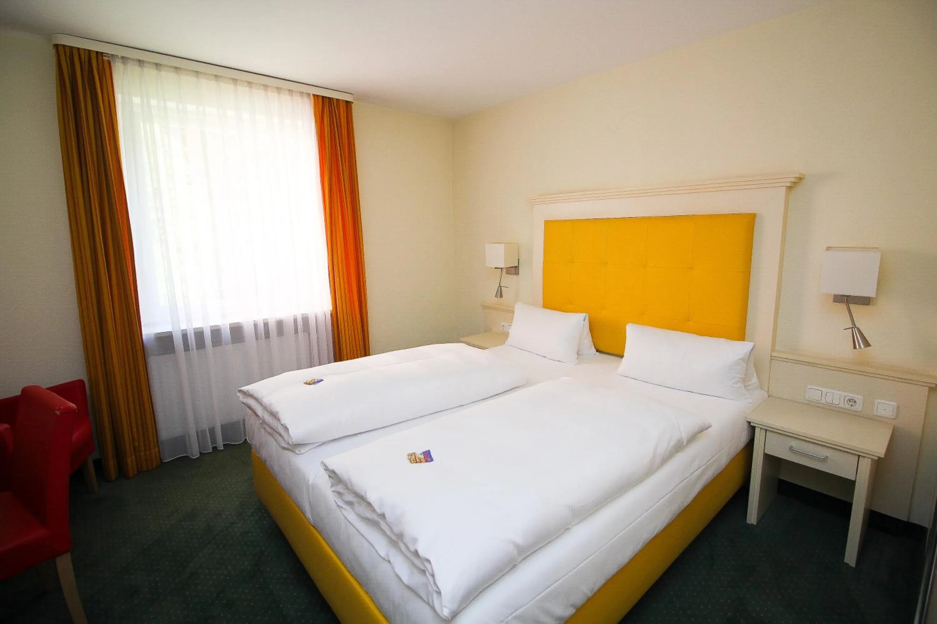 Bedroom, Bed in Hotel Leopold