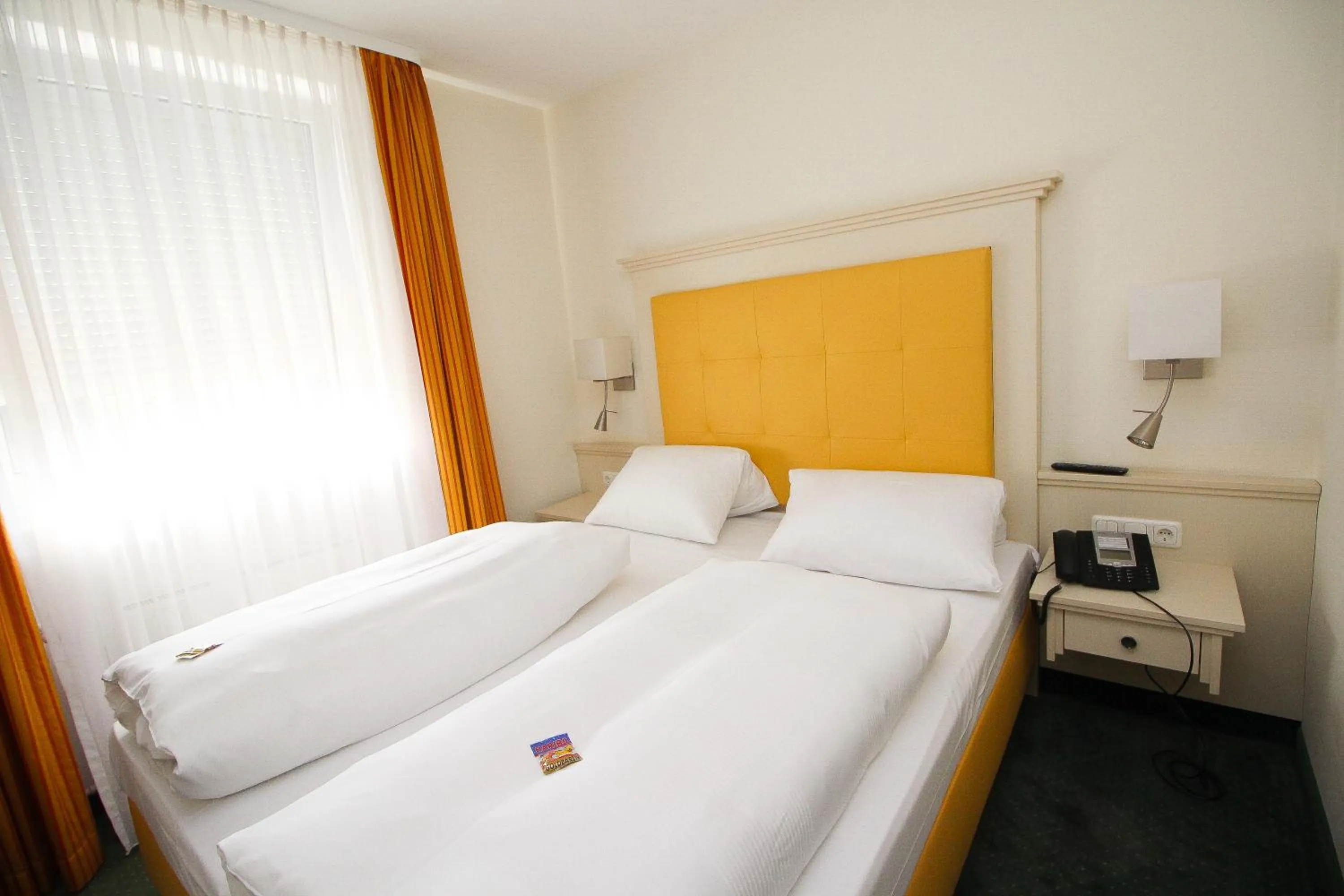 Bedroom, Bed in Hotel Leopold