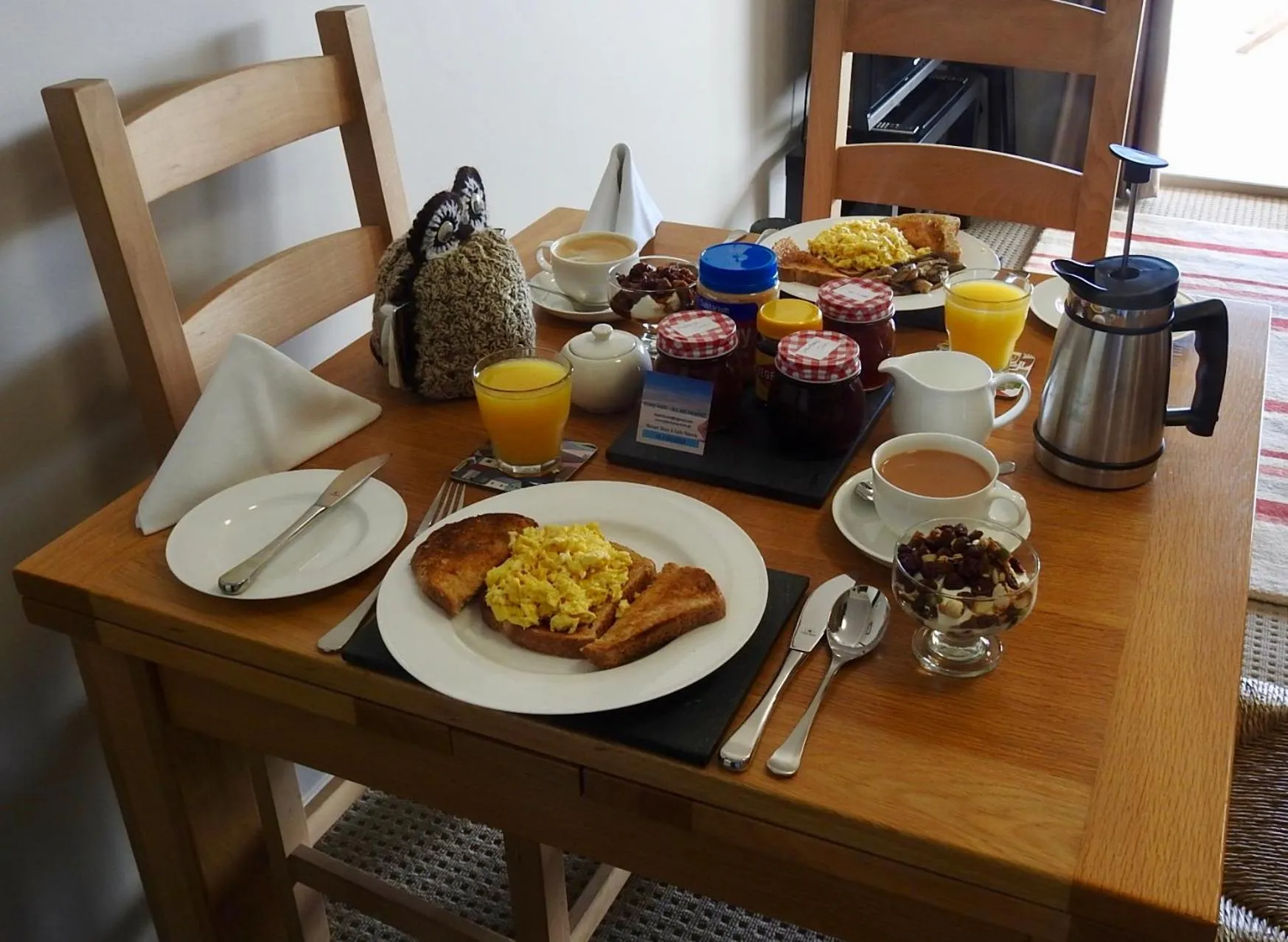 Dining area in Rezare House Bed & Breakfast