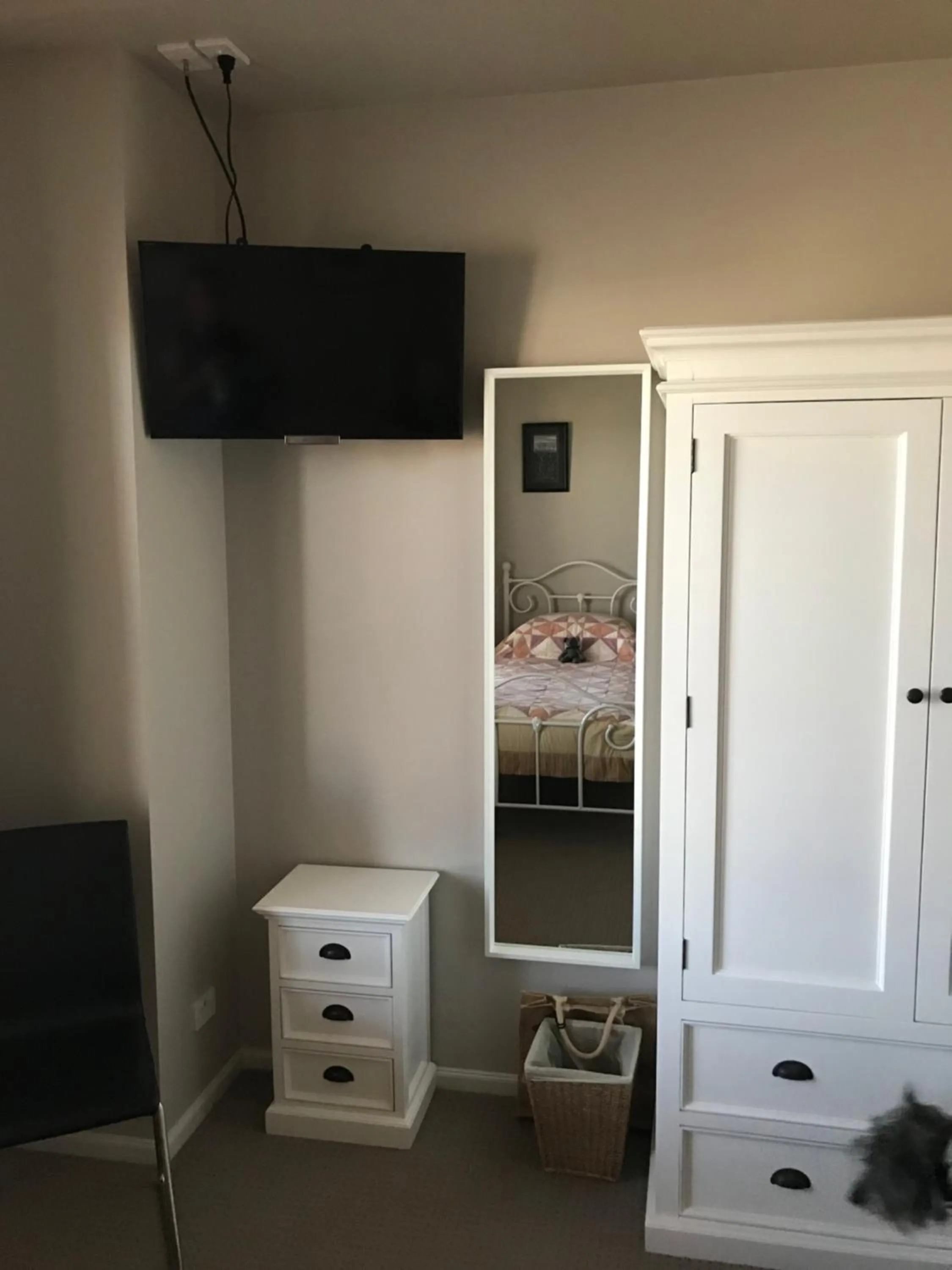 Shower in Rezare House Bed & Breakfast