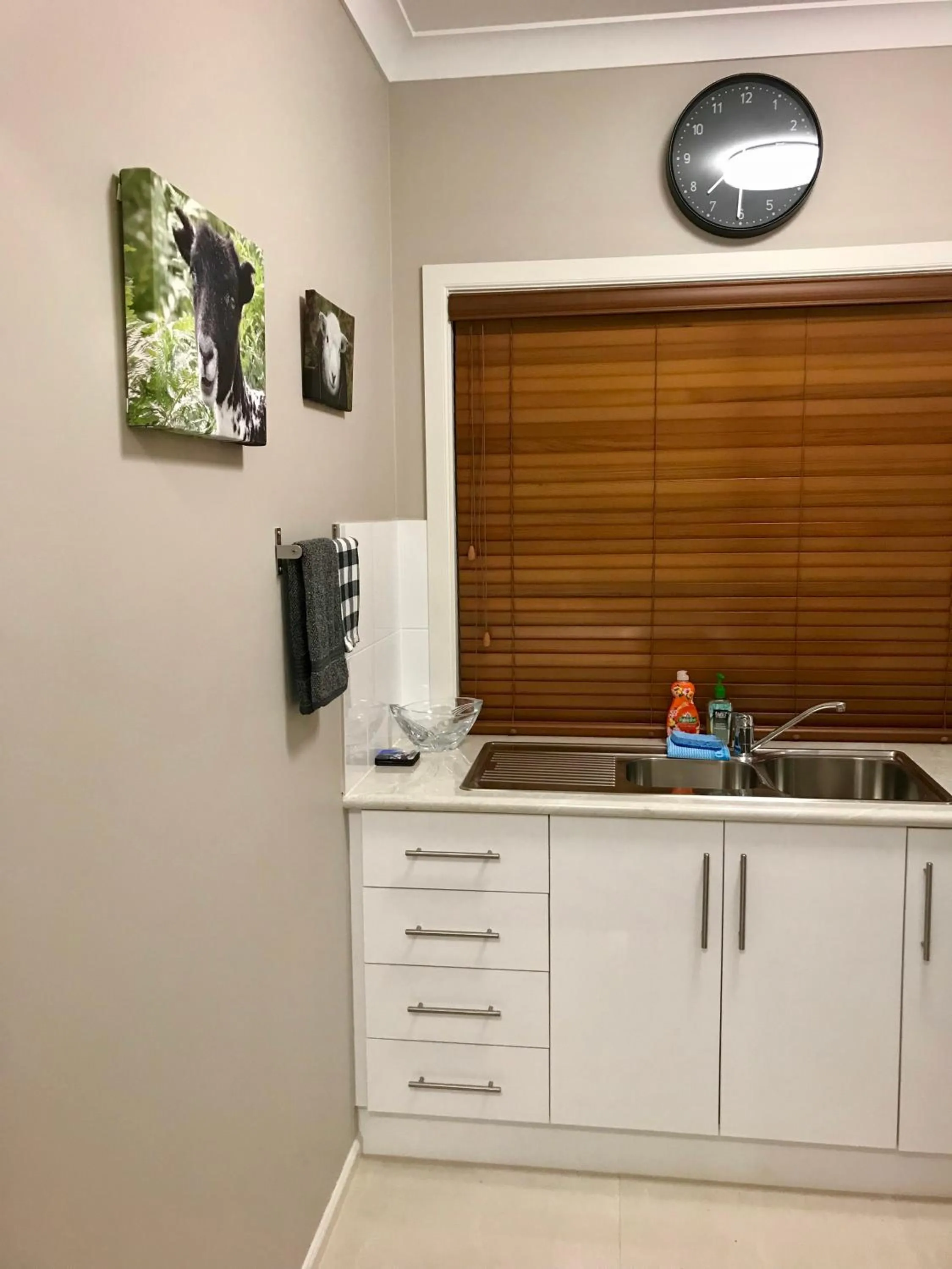 Kitchen or kitchenette in Rezare House Bed & Breakfast