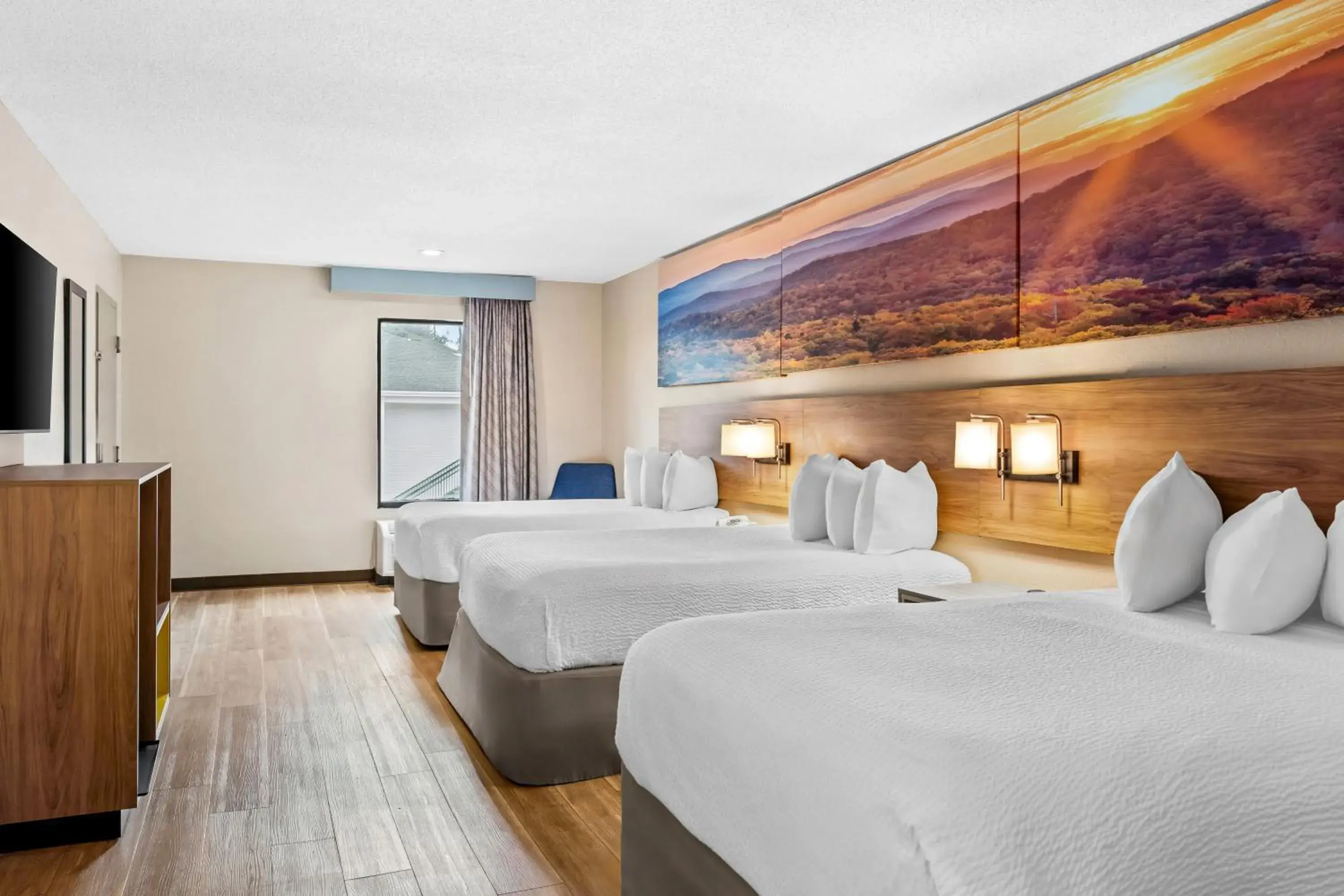 Double Room with Three Double Beds - Non-Smoking in Days Inn by Wyndham Bainbridge Double Room with Three Double Beds - Non-Smoking in Days Inn by Wyndham Bainbridge