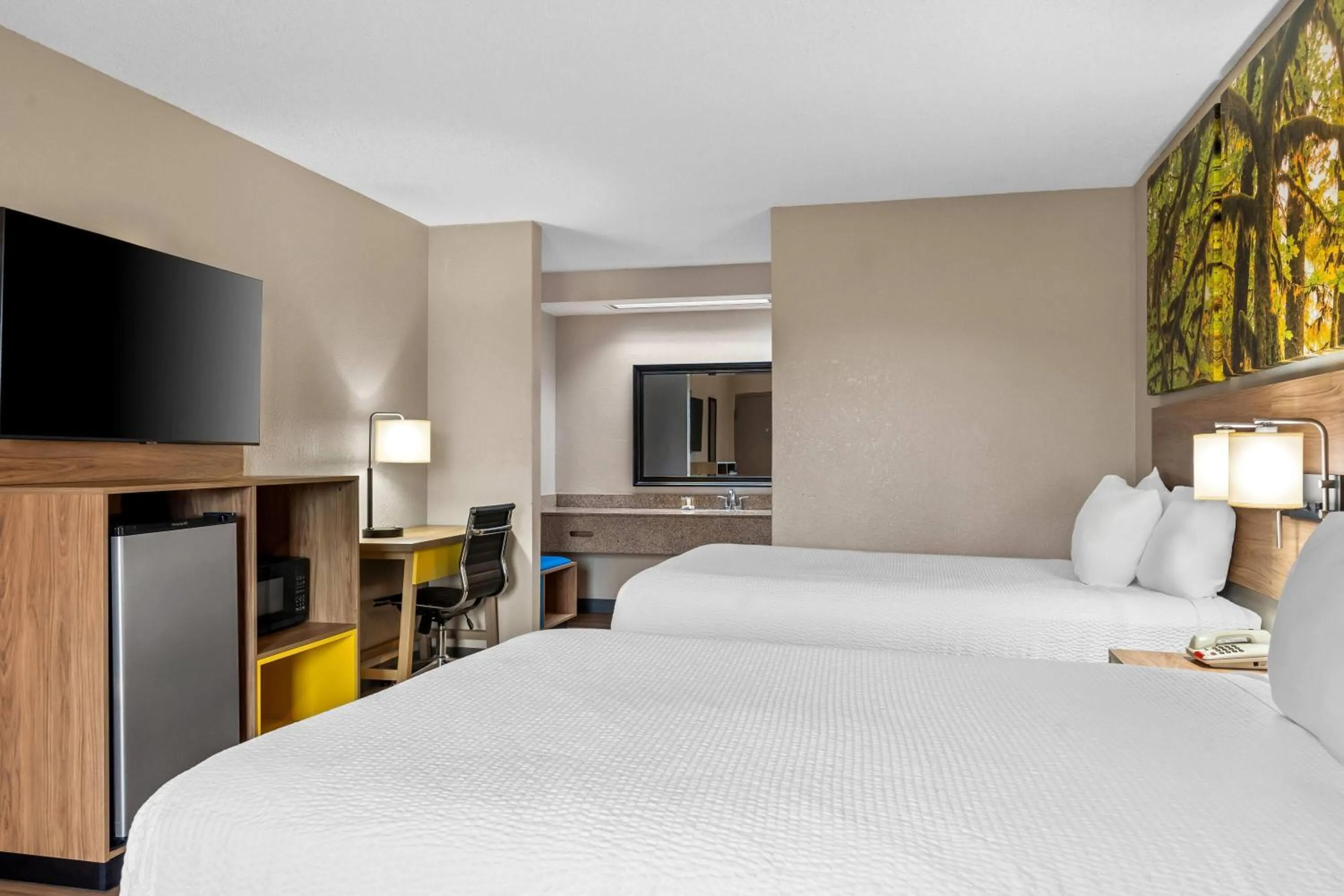 Bed in Days Inn by Wyndham Bainbridge