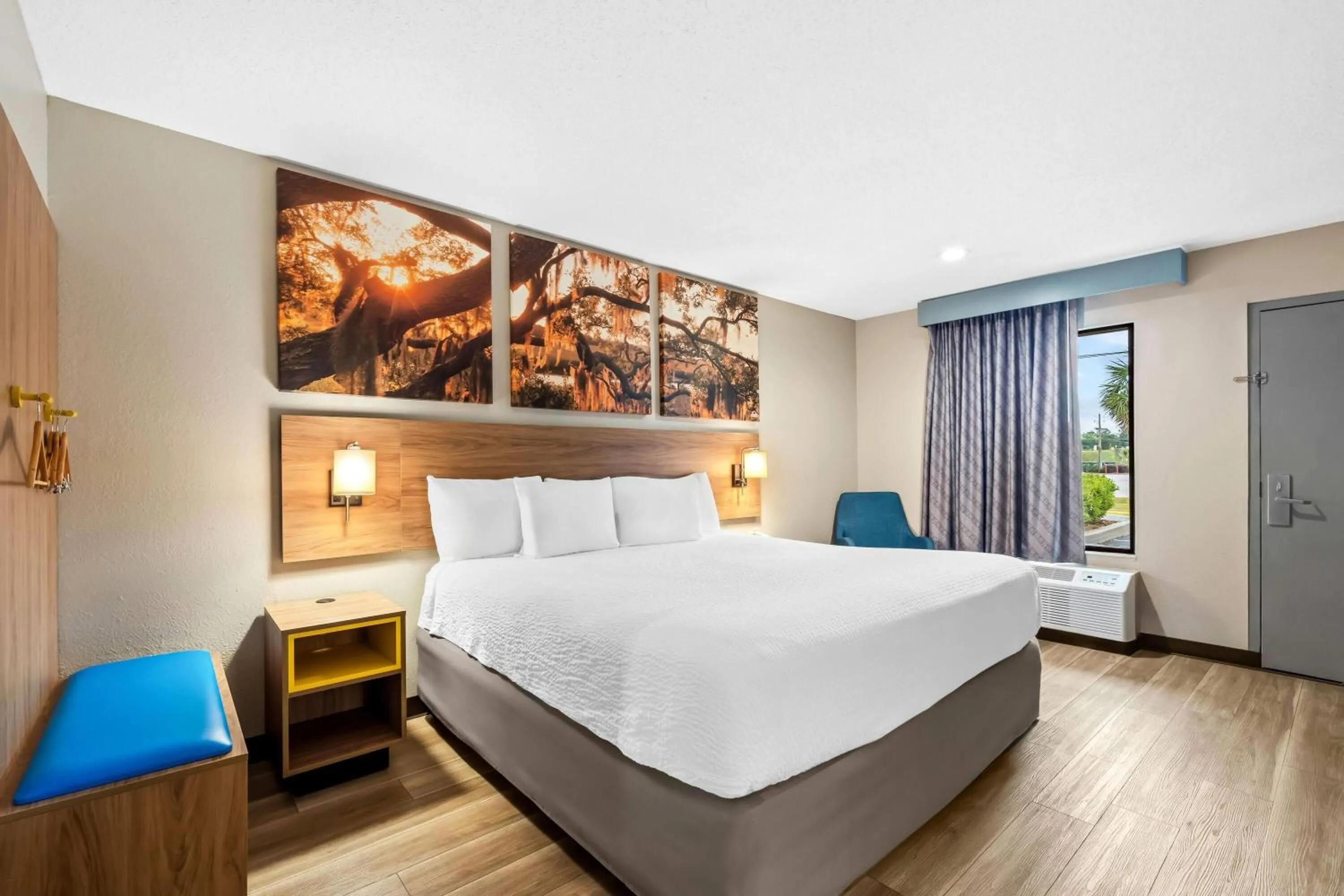 Bed in Days Inn by Wyndham Bainbridge