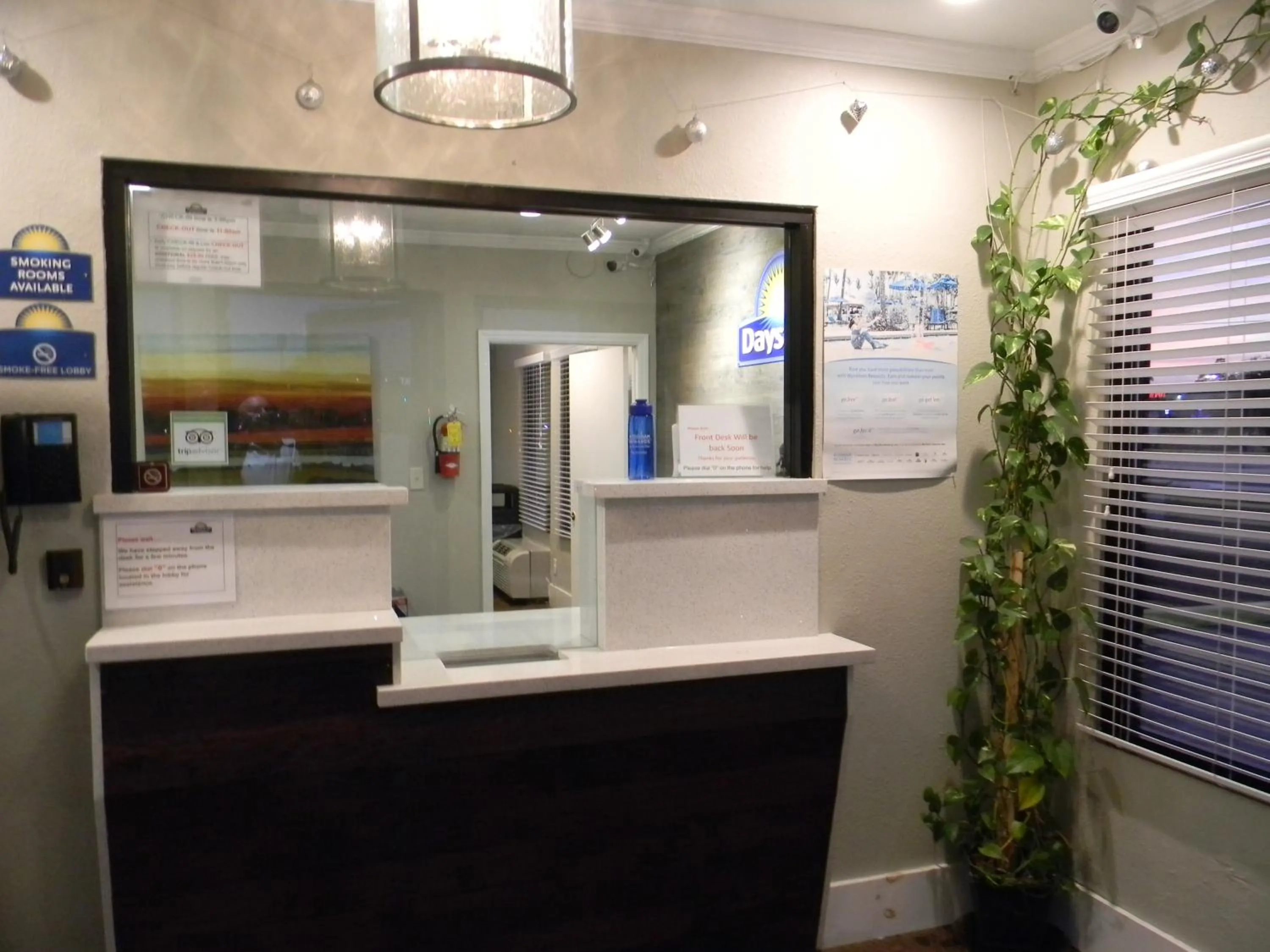 Restaurant/places to eat in Days Inn by Wyndham Bainbridge