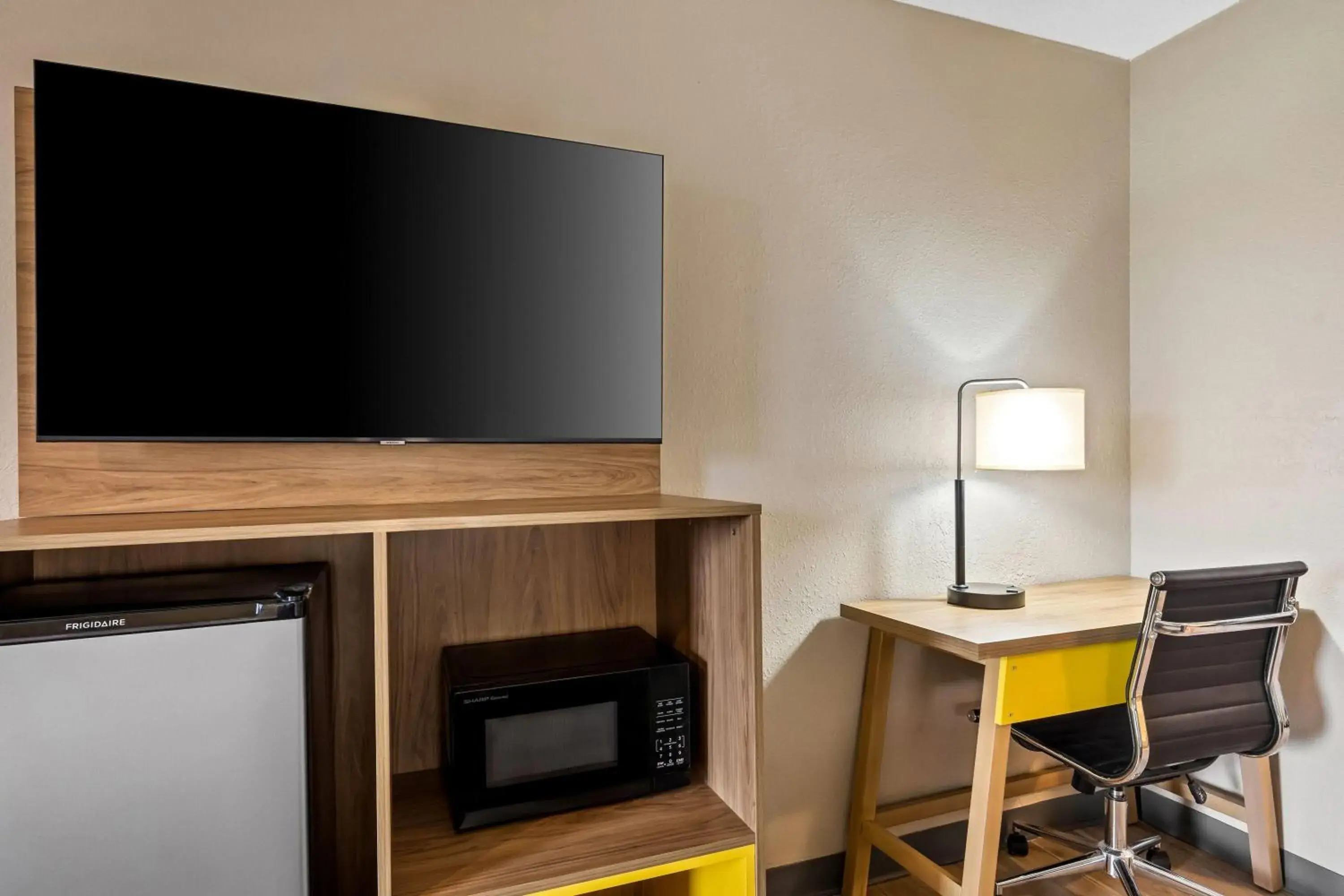 Double Room with Two Double Beds - Smoking in Days Inn by Wyndham Bainbridge Double Room with Two Double Beds - Smoking in Days Inn by Wyndham Bainbridge