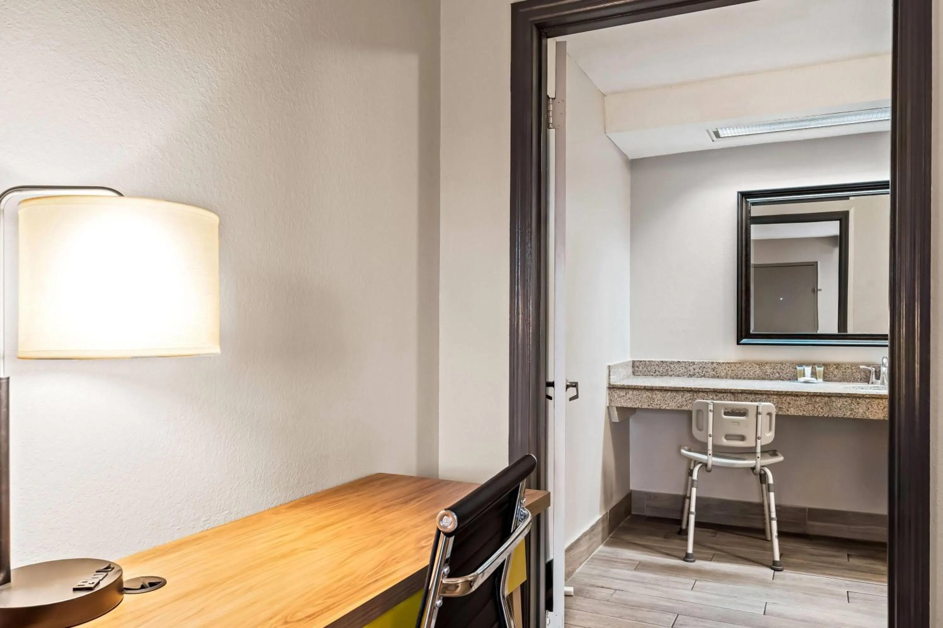 Bed in Days Inn by Wyndham Bainbridge