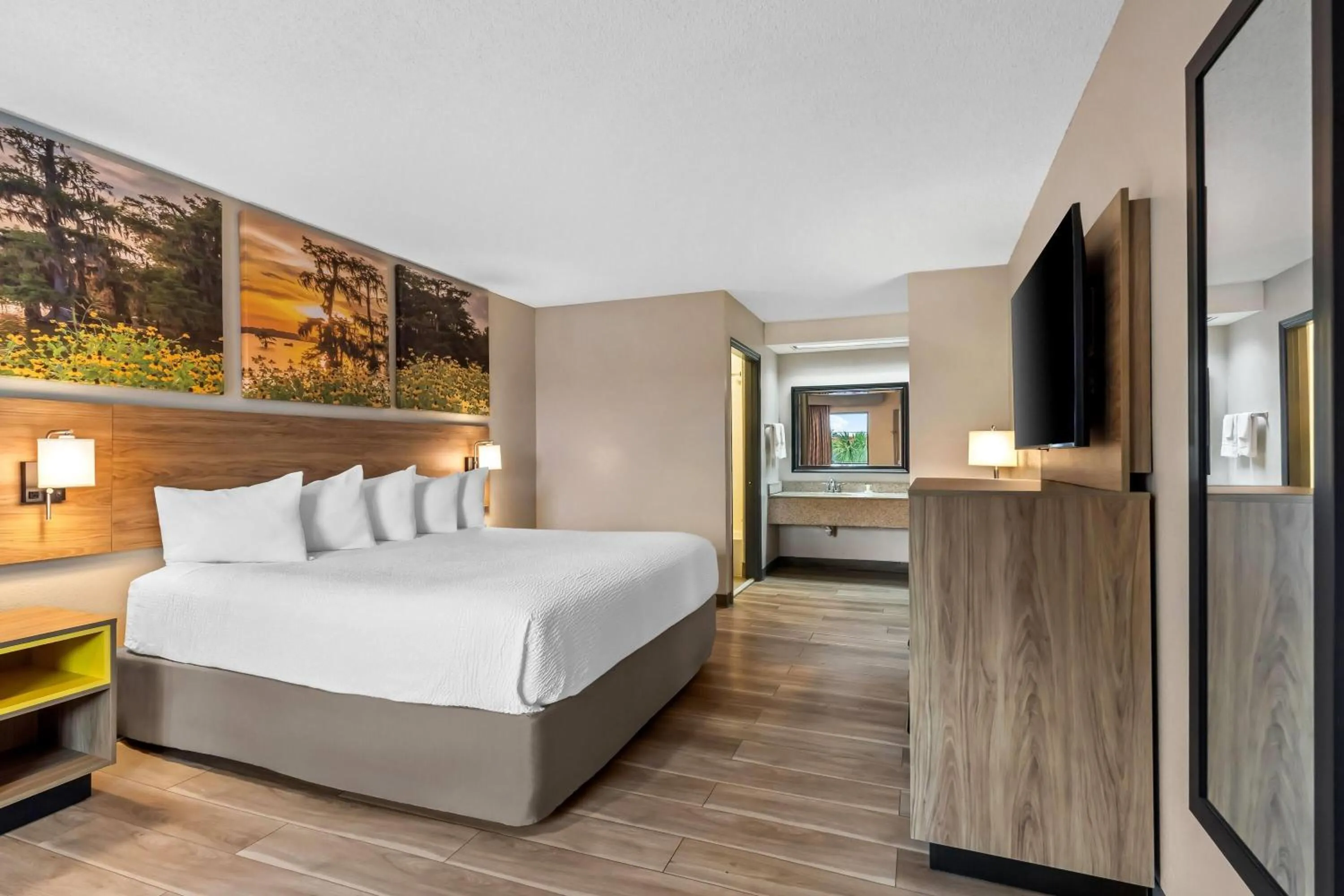 Bed in Days Inn by Wyndham Bainbridge