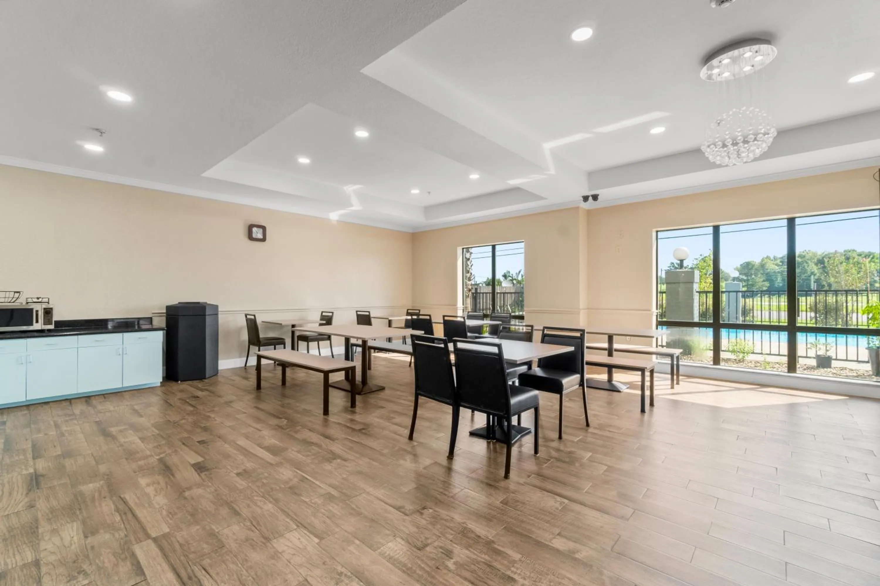 Dining area in Americas Best Value Inn & Suites-Livingston
