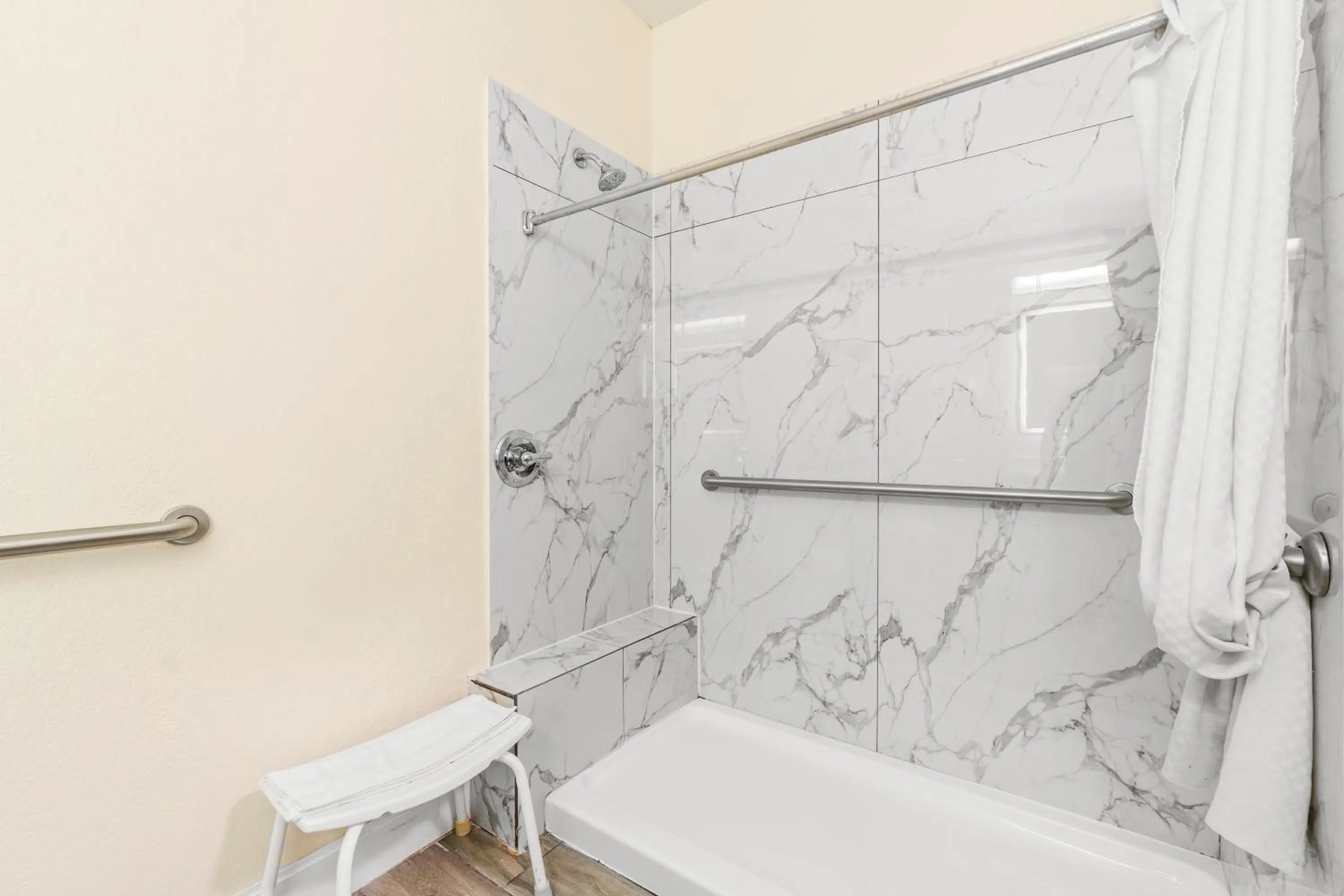 Shower in Americas Best Value Inn & Suites-Livingston