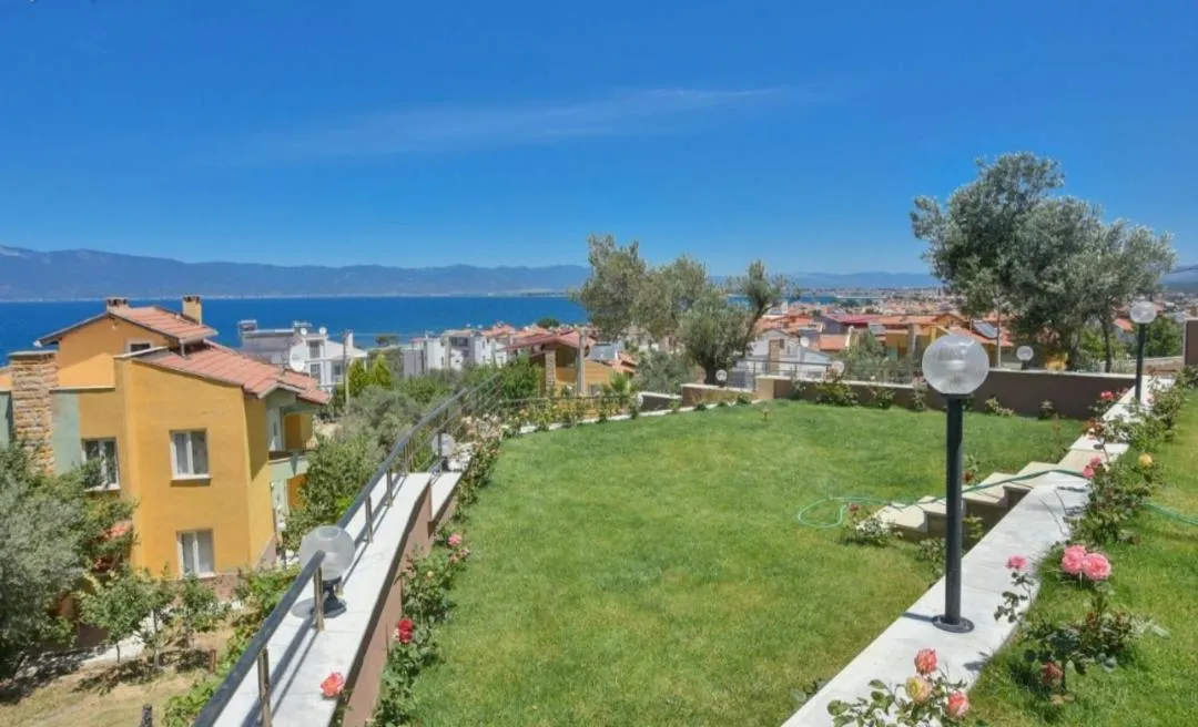 Garden view in Erpey Ferah Apart Otel