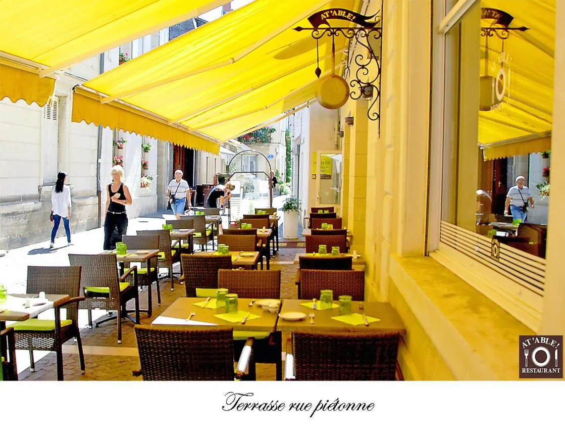 Logis Hôtel Restaurant La Boule d'Or